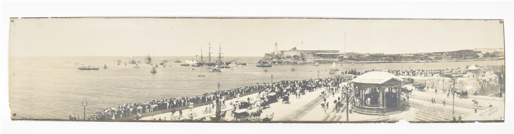 [Malta] Alfonso Lopez. Panoramic view of Valetta Harbour, Malta