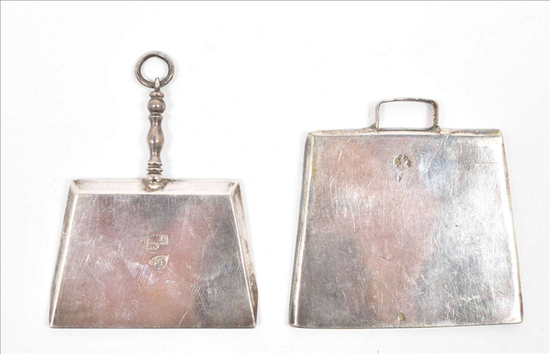 [Silver] Two silver miniature dustpans - Image 2 of 3
