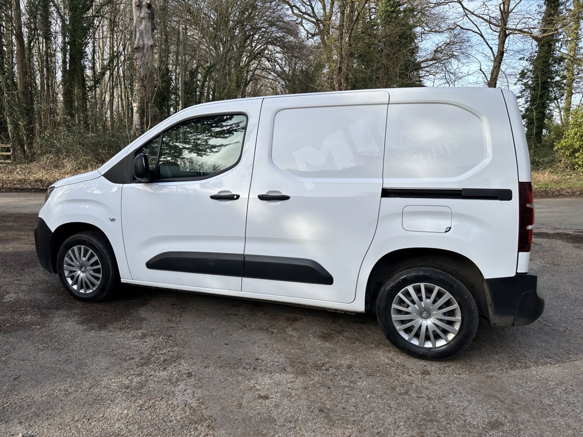 (RESERVE MET) PEUGEOT PARTNER Professional (2020 Model ) Air Con - 3 Seater - Service History Print - Image 8 of 22