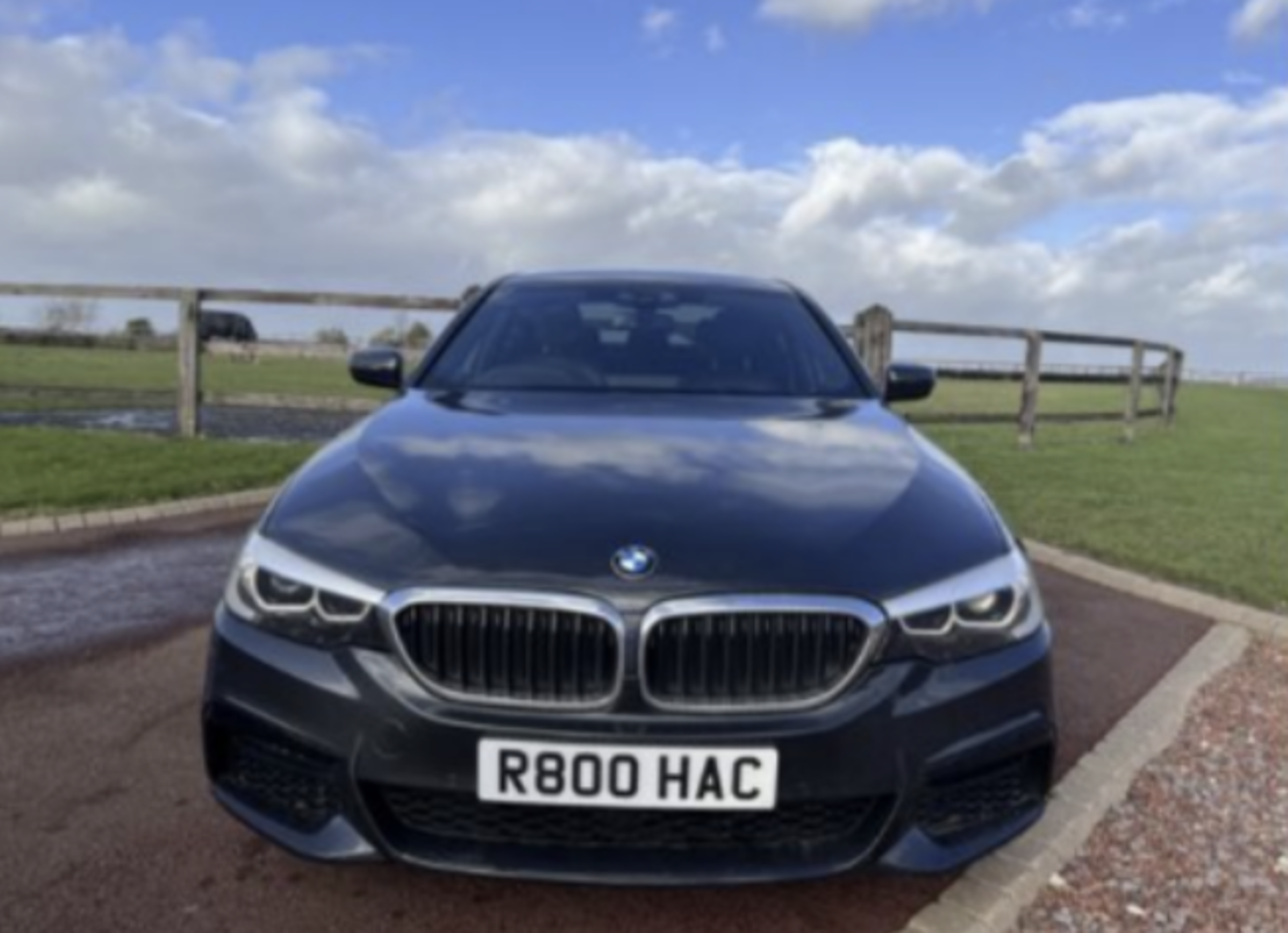 *RESERVE MET* BMW 5 Series  520D  "M SPORT" Automatic  2019 19 Reg - Air Con - Full Leather -  63k - Image 2 of 4