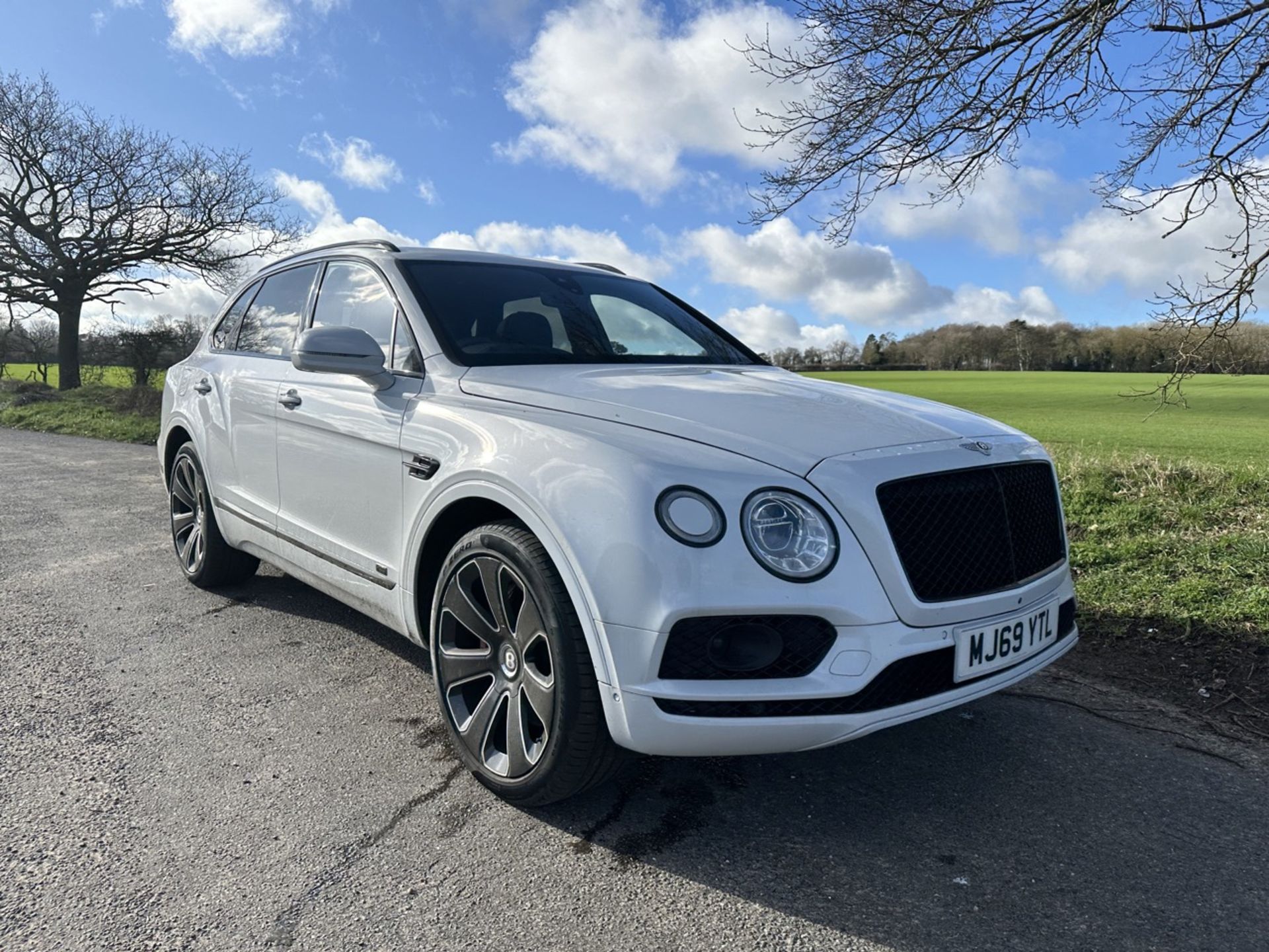 (RESERVE MET)BENTLEY BENTAYGA 4.0 V8 Mulliner “Design Series” 5dr Auto 2020 Model - Pan Roof - 51k - Image 2 of 38