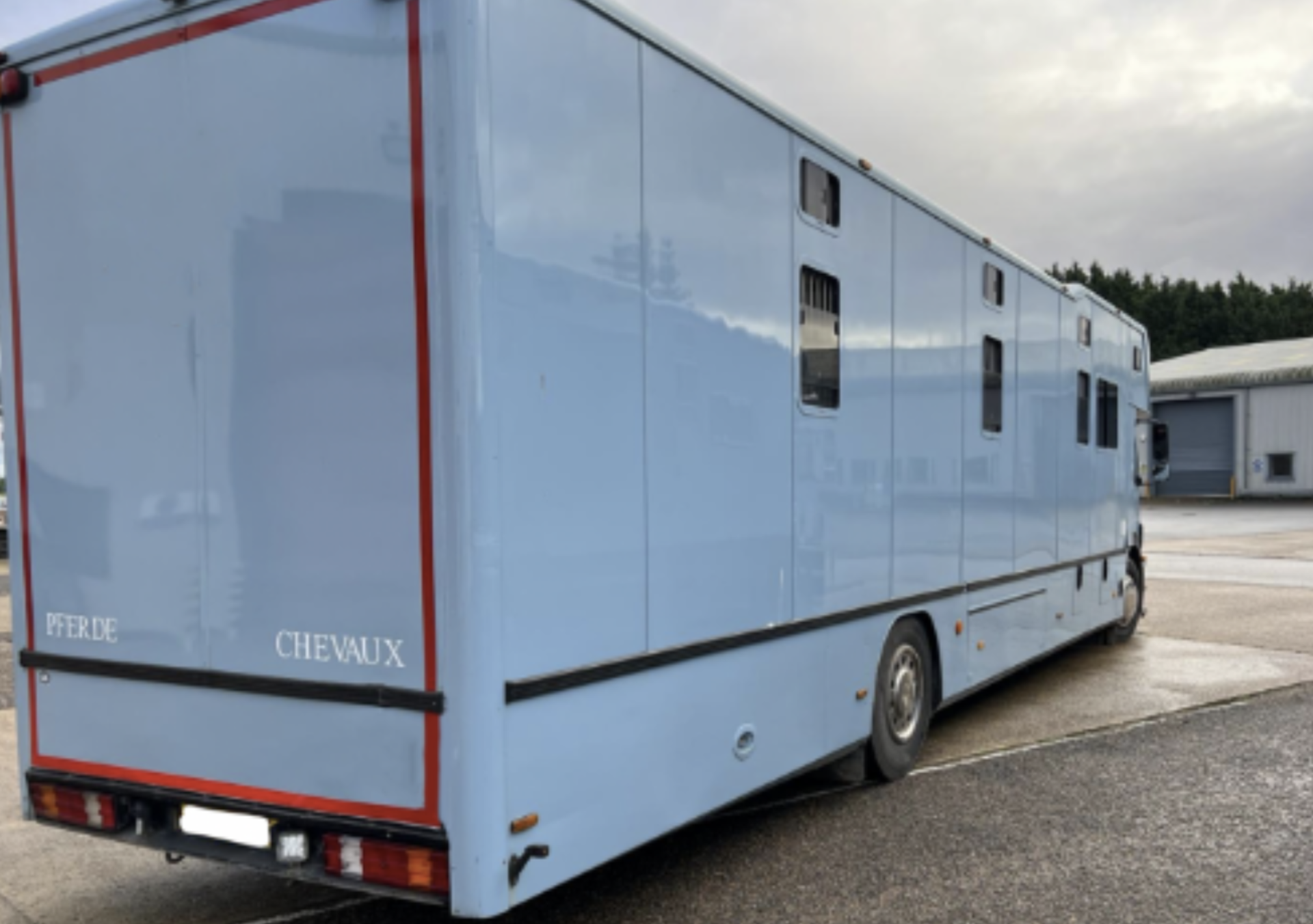 *RESERVE MET* Mercedes Axor 18000kg, 9 stall Forward Facing Body manufacturer Olympic coach builders - Image 4 of 7