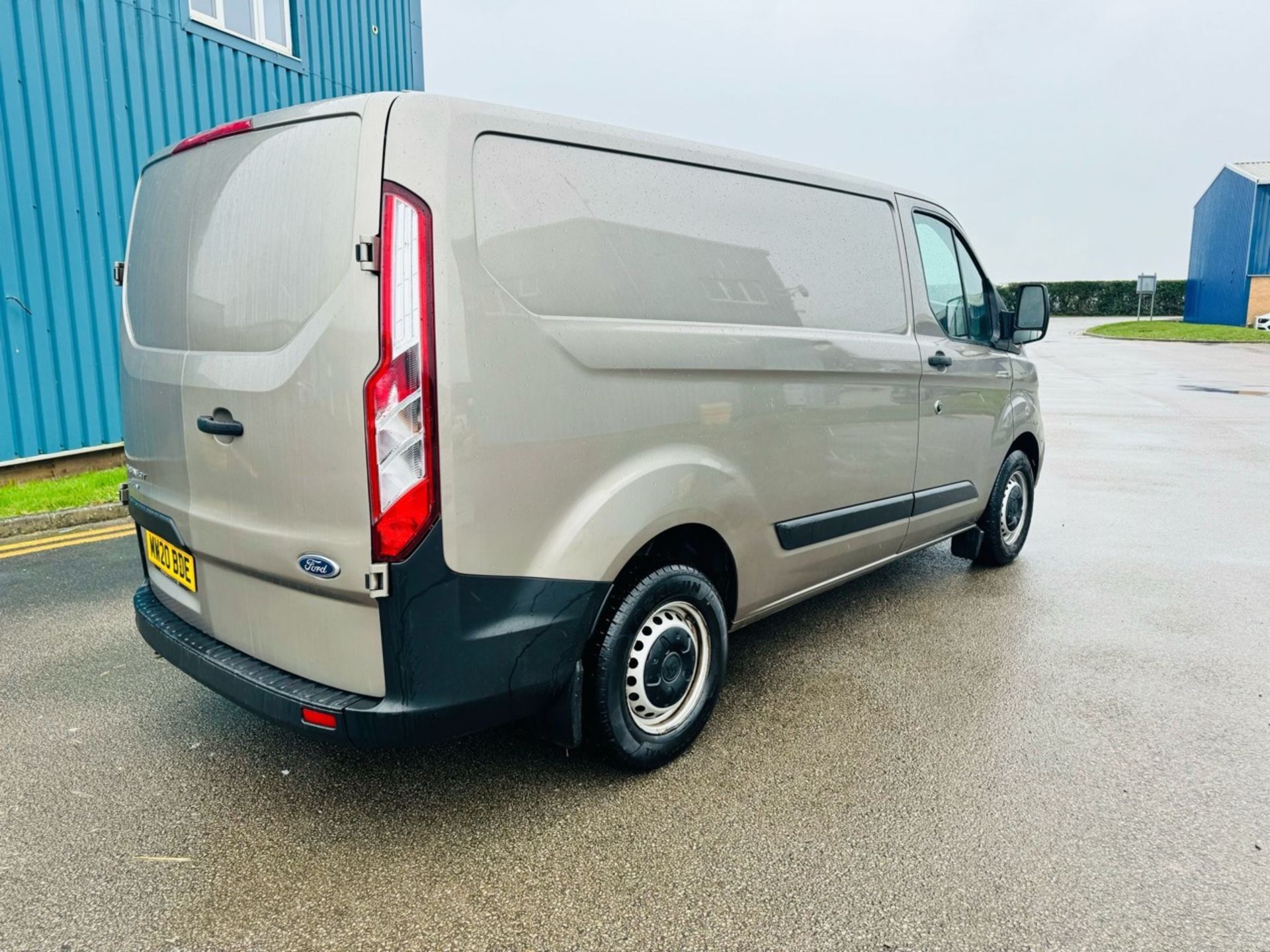 FORD TRANSIT CUSTOM 2.0 TDCi Low Roof Van 2020 20 Reg - 1 Owner - Metallic Grey - 75k miles Only - Image 2 of 12