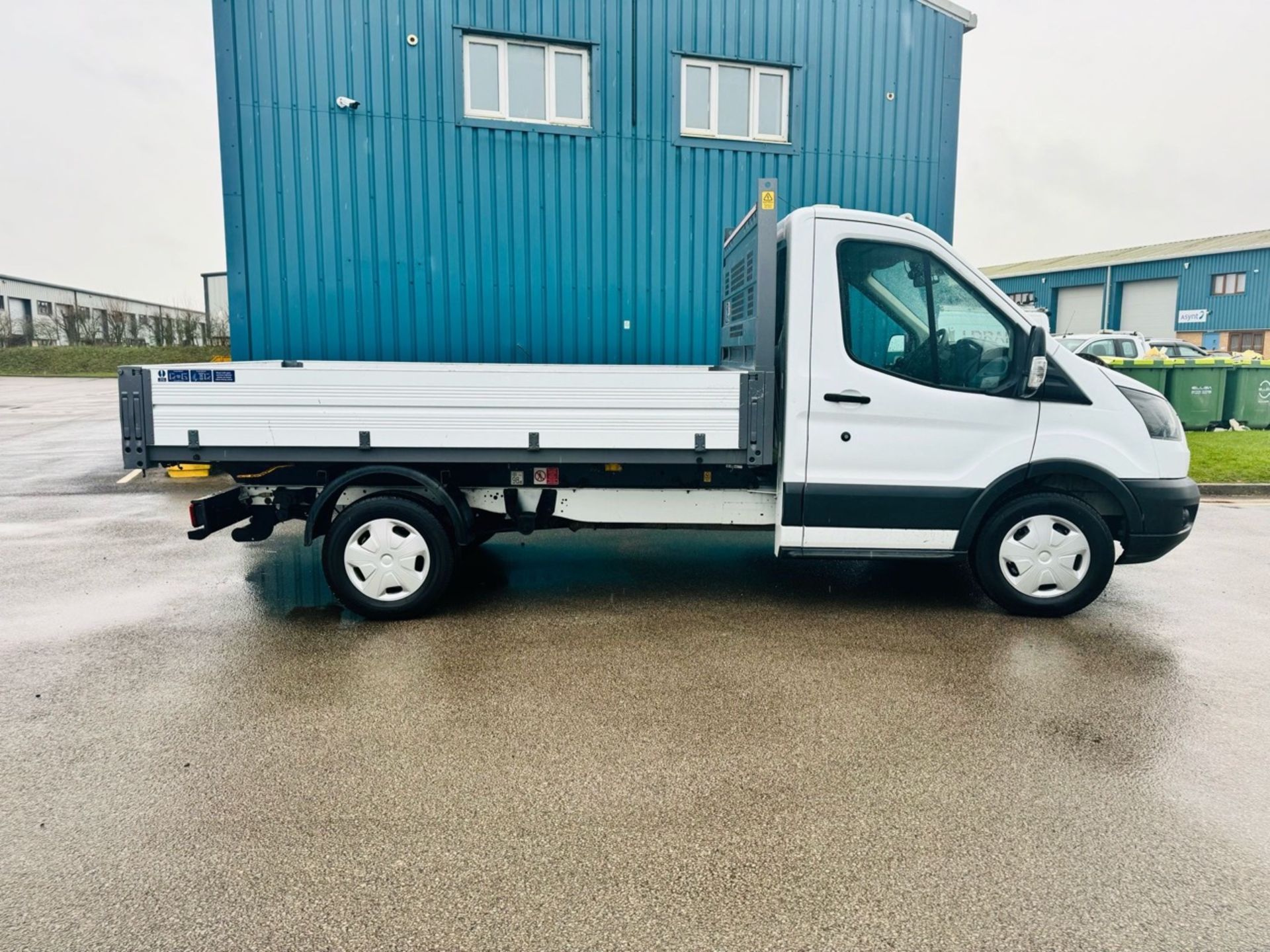 FORD TRANSIT 350 130 2.0TDCI “ ONE STOP TIPPER” -2018 Year - 94k miles Only - Service History Print - Image 3 of 11