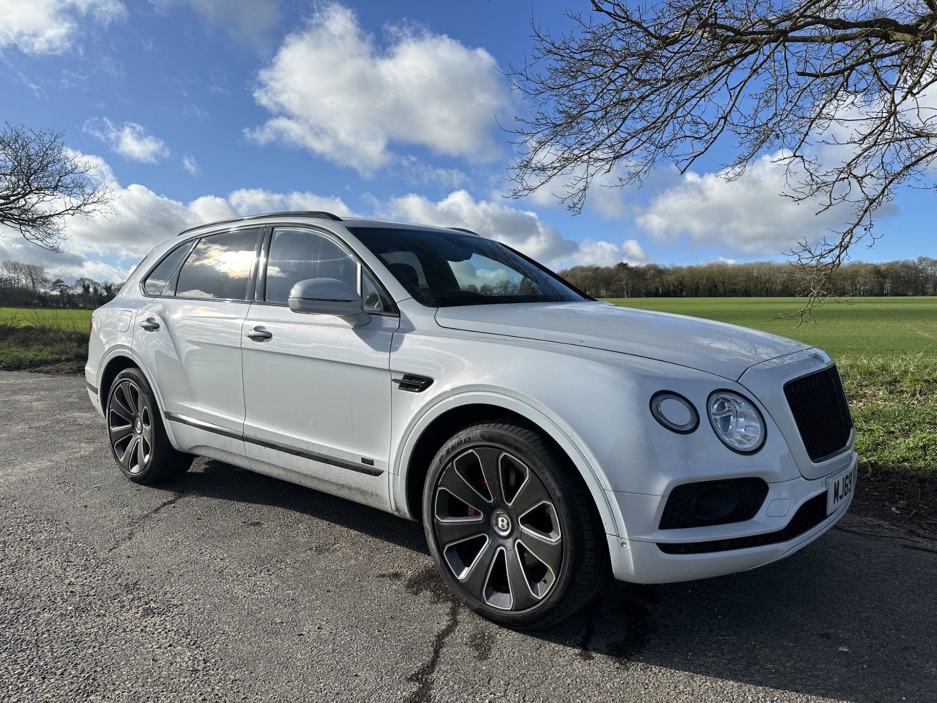 (RESERVE MET)BENTLEY BENTAYGA 4.0 V8 Mulliner “Design Series” 5dr Auto 2020 Model - Pan Roof - 51k