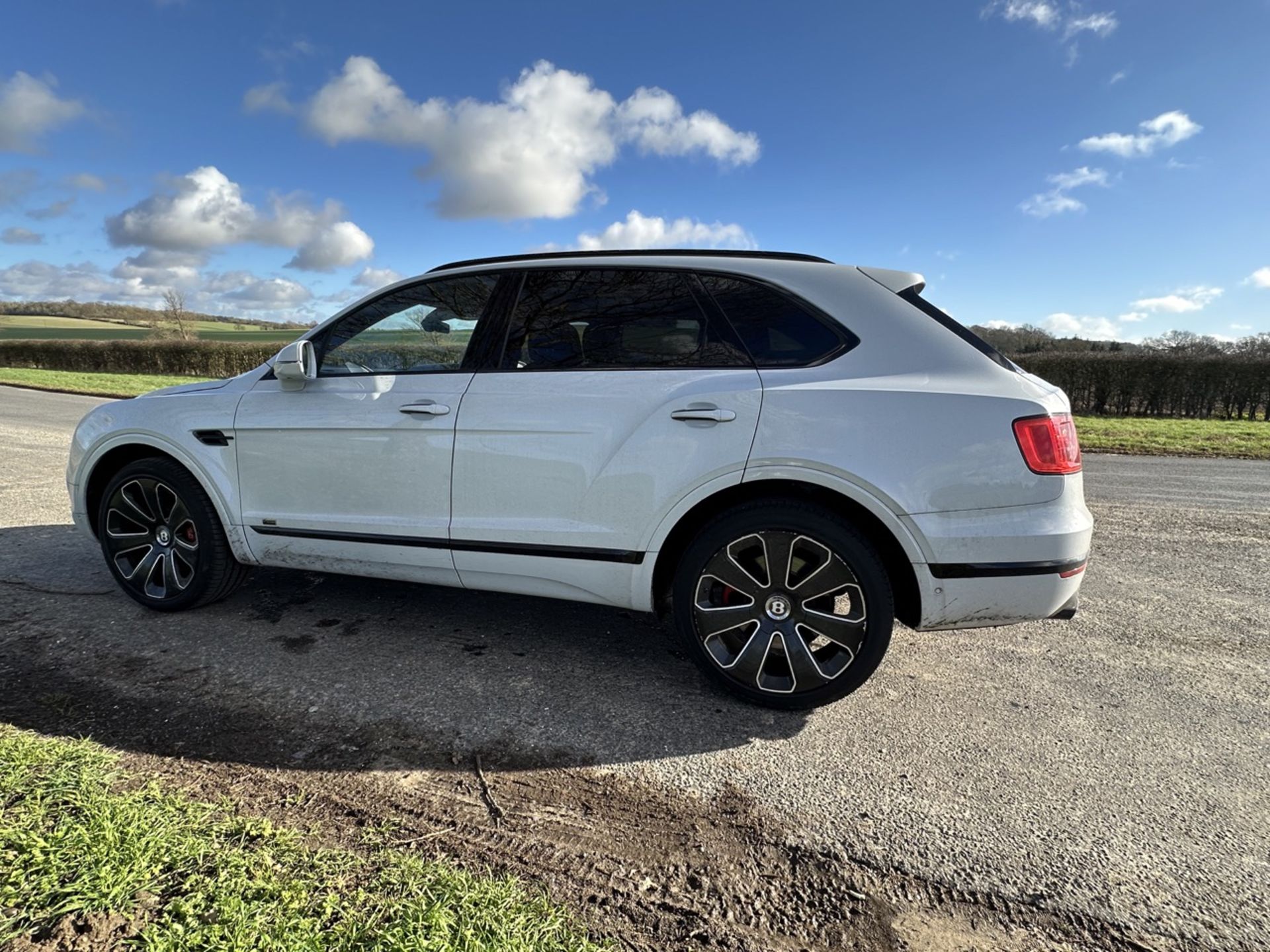 (RESERVE MET)BENTLEY BENTAYGA 4.0 V8 Mulliner “Design Series” 5dr Auto 2020 Model - Pan Roof - 51k - Image 9 of 38