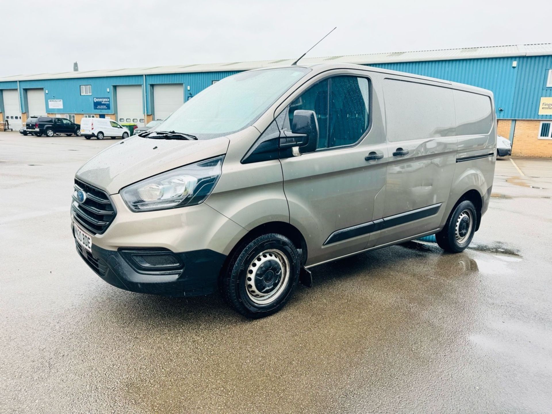 FORD TRANSIT CUSTOM 2.0 TDCi Low Roof Van 2020 20 Reg - 1 Owner - Metallic Grey - 75k miles Only - Image 8 of 12