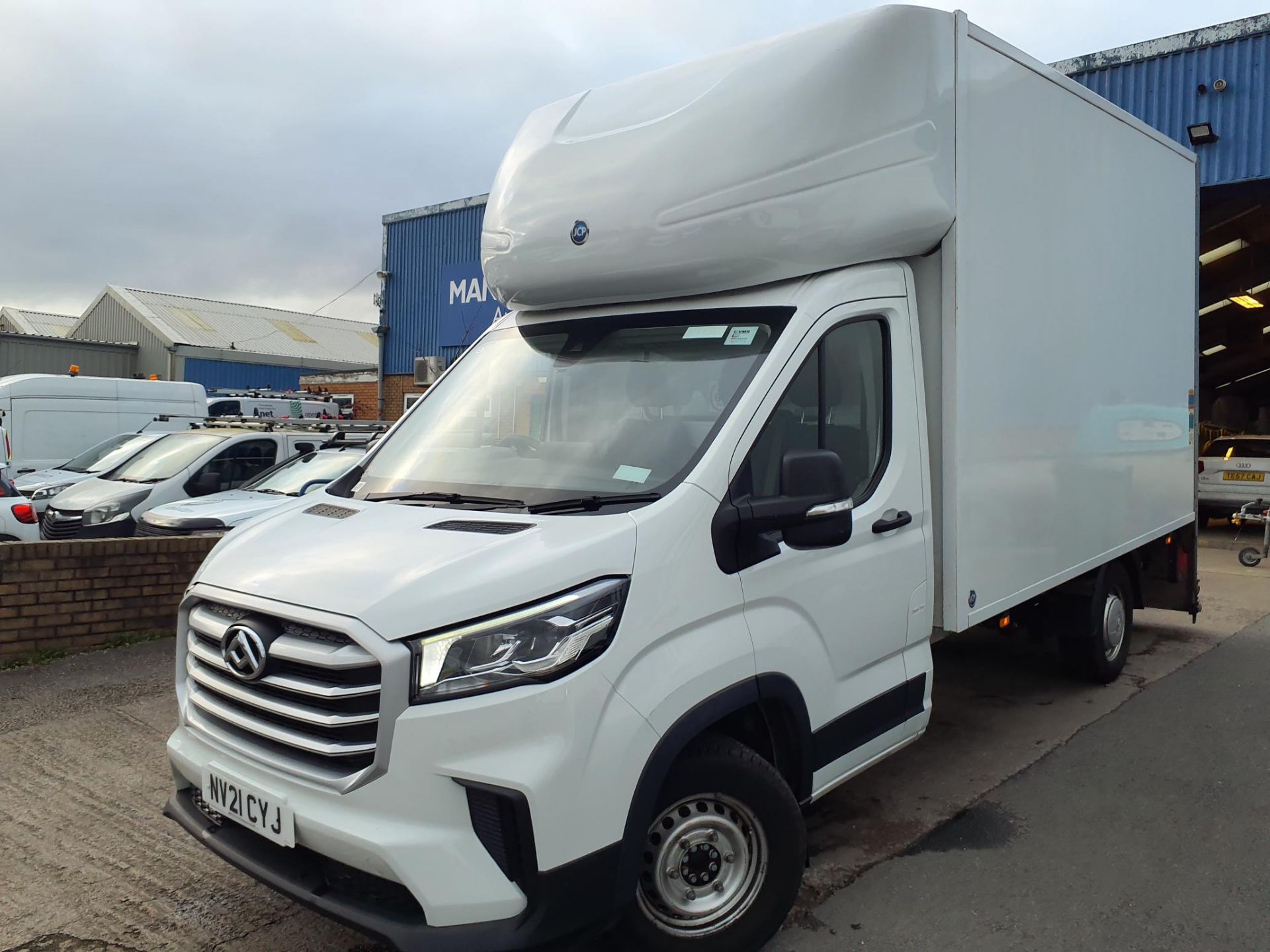 MAXUS DELIVER 2.0 D20 TURBO DIESEL LWB LUTON BOX VAN WITH ELECTRIC TAIL LIFT -21 REG ONLY 53K MILES