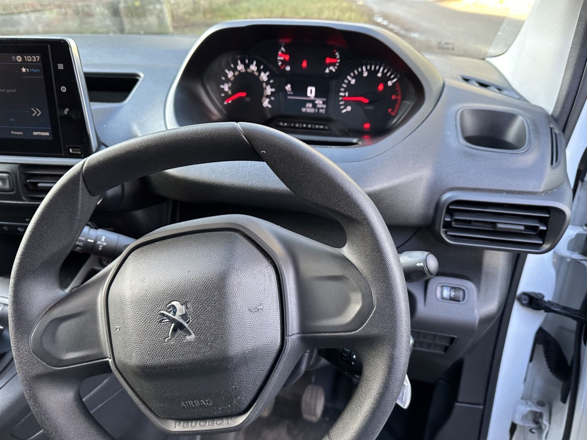 (RESERVE MET) Peugeot Partner 1.5 "Professional" - 2021 Model - Air Con - 1 Owner - Euro 6 - Air Con - Image 9 of 11