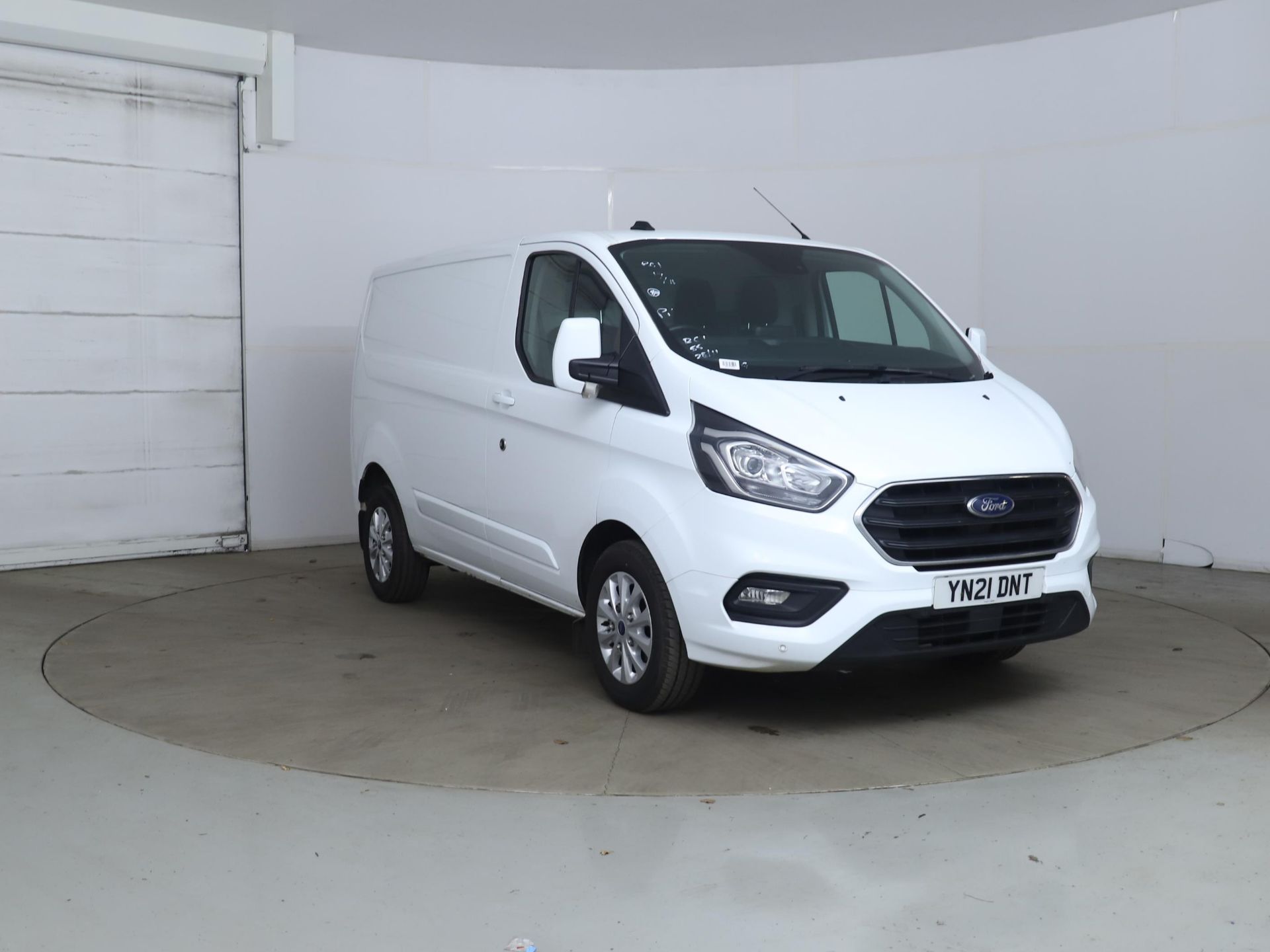 FORD TRANSIT "CUSTOM" LIMITED 2.0 TDCI (130) 21 REG - 1 OWNER - ONLY 46K MILES - AIR CON - ALLOYS