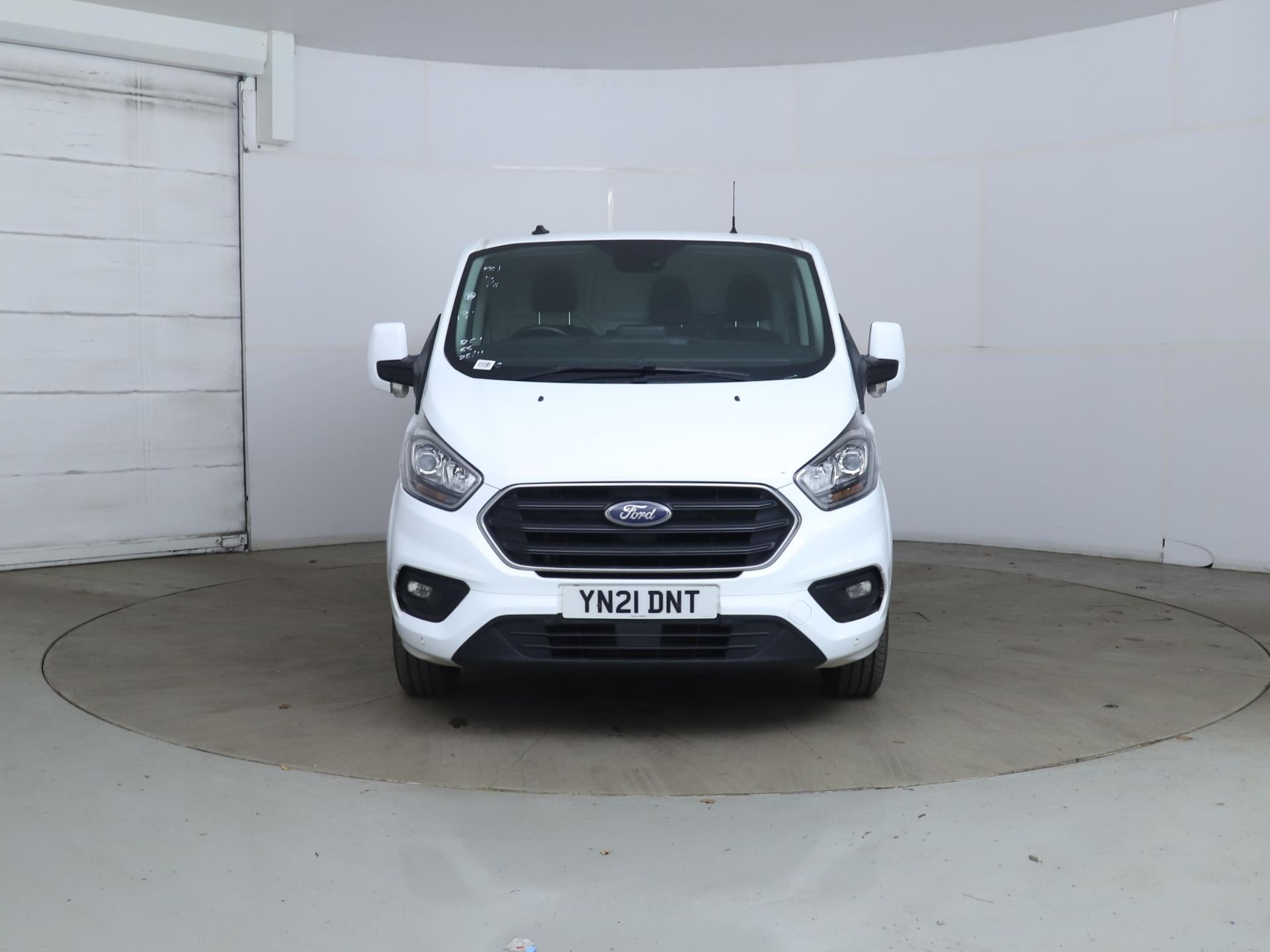 FORD TRANSIT "CUSTOM" LIMITED 2.0 TDCI (130) 21 REG - 1 OWNER - ONLY 46K MILES - AIR CON - ALLOYS - Image 3 of 12