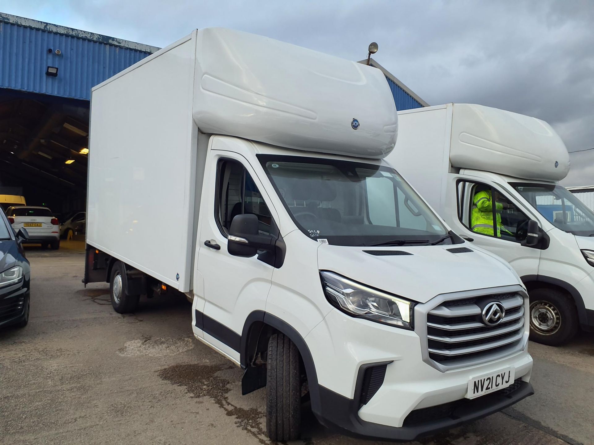 MAXUS DELIVER 2.0 D20 TURBO DIESEL LWB LUTON BOX VAN WITH ELECTRIC TAIL LIFT -21 REG ONLY 53K MILES - Image 2 of 7