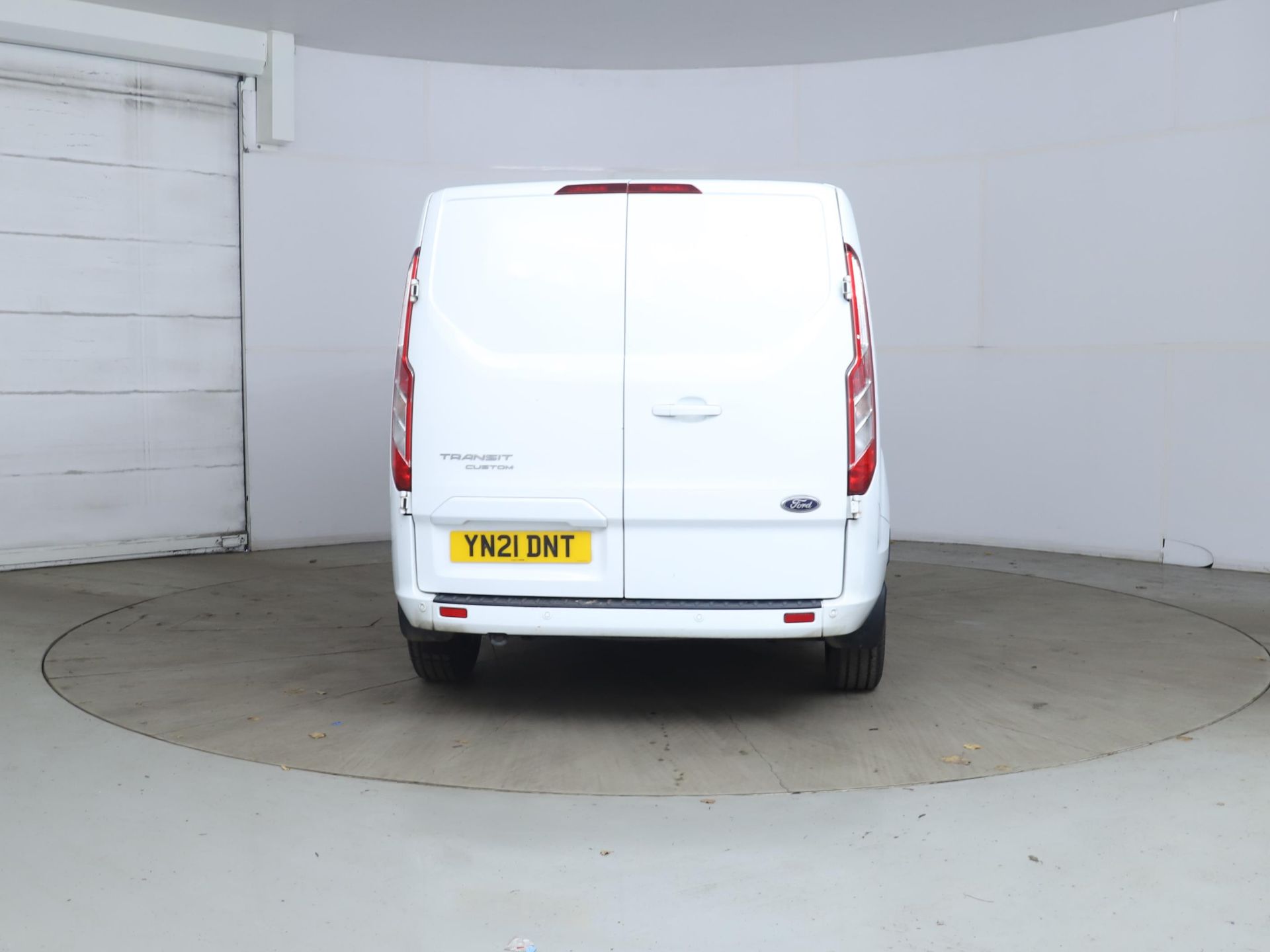 FORD TRANSIT "CUSTOM" LIMITED 2.0 TDCI (130) 21 REG - 1 OWNER - ONLY 46K MILES - AIR CON - ALLOYS - Image 5 of 12