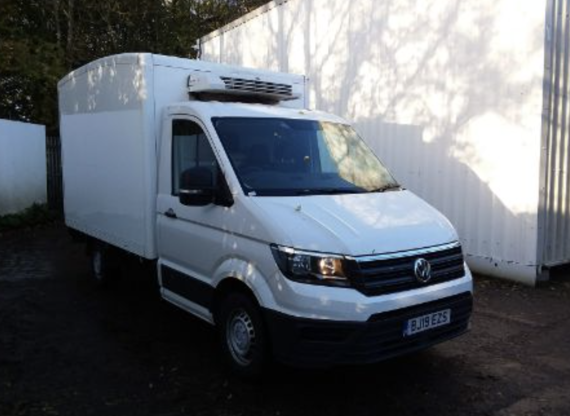 VOLKSWAGEN CRAFTER 2.0 TDI "FRIDGE / FREEZER BOX VAN" 19 REG - 1 OWNER -