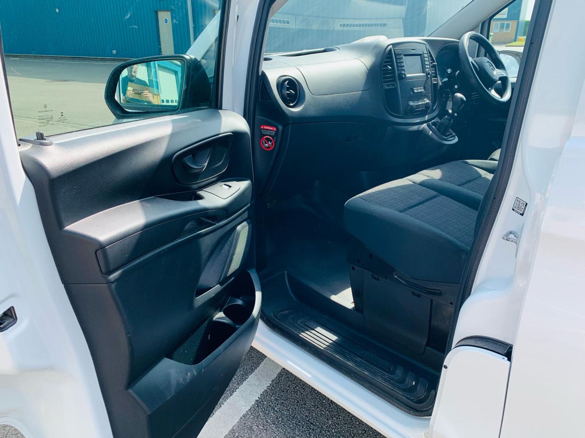 (RESERVE MET)Mercedes VITO LWB 114bhp - 2019 Model - 1 Owner - SERVICE HISTORY - 90k Miles - Cruise - Image 6 of 9