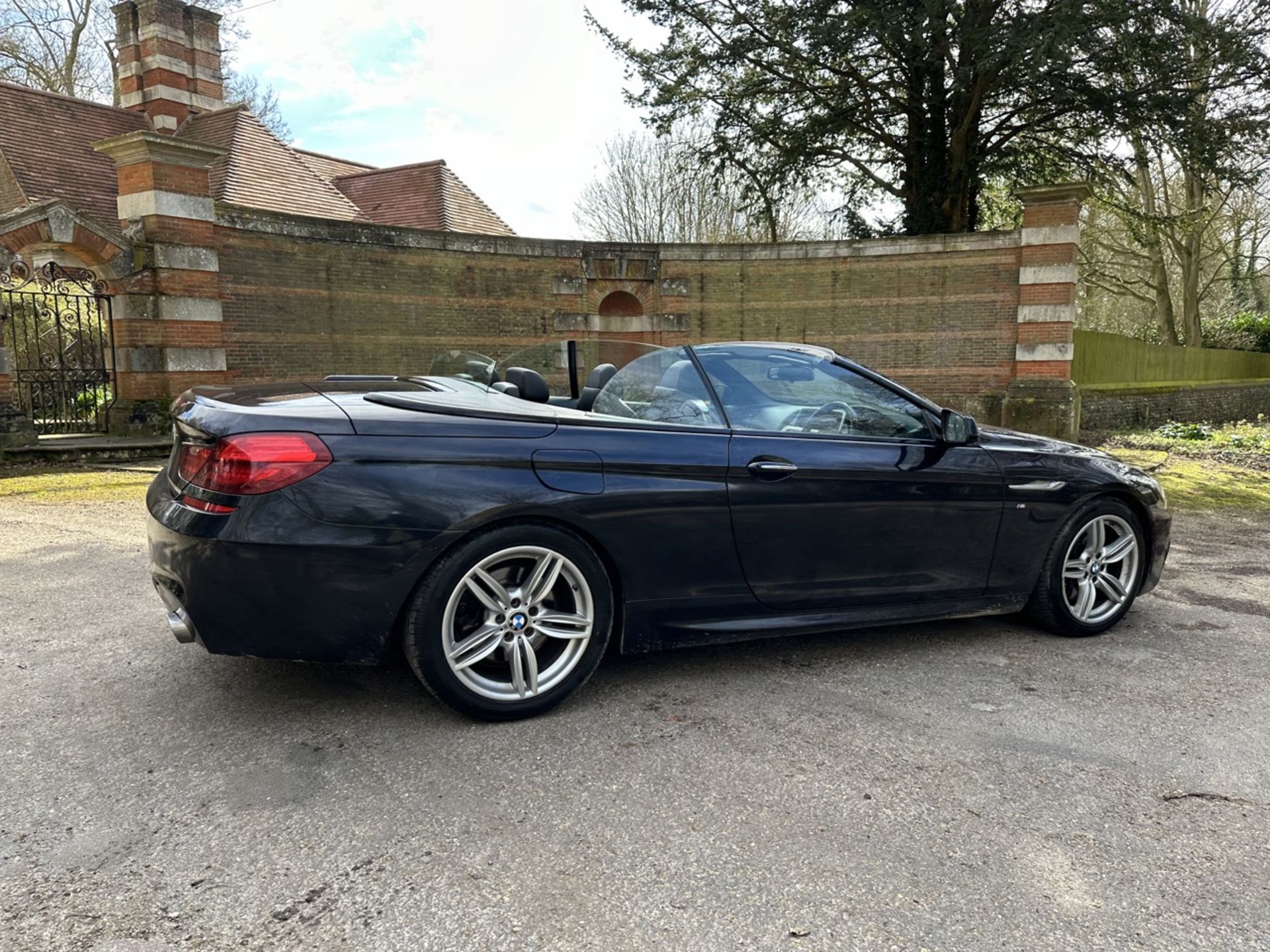 BMW 6 SERIES 640d (M SPORT) Ultimate Summer Car - AUTOMATIC - Convertible - 2014 - 3L Diesel - Image 7 of 18