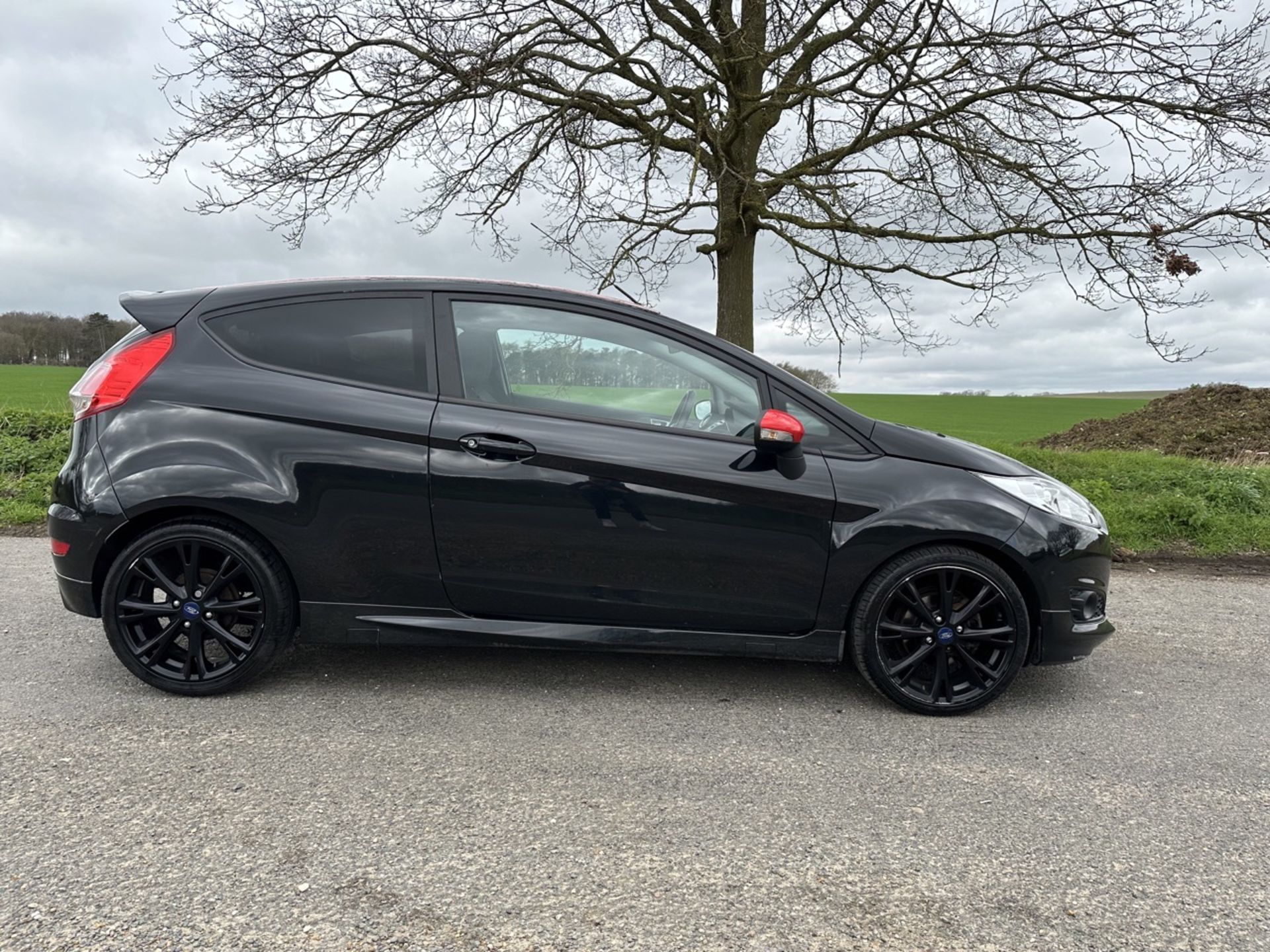 FORD FIESTA 1.0 EcoBoost 140 Zetec S Black - Manual - Petrol - 1.0 - Hatchback - 2015 - 70k Miles - Image 11 of 24