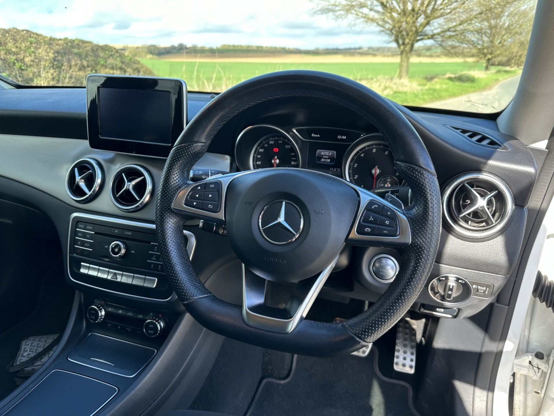 (RESERVE MET)MERCEDES-BENZ CLA CLA 180 AMG Line 5dr - Petrol - 2018 - Estate ONLY 30K MILES - Image 19 of 28