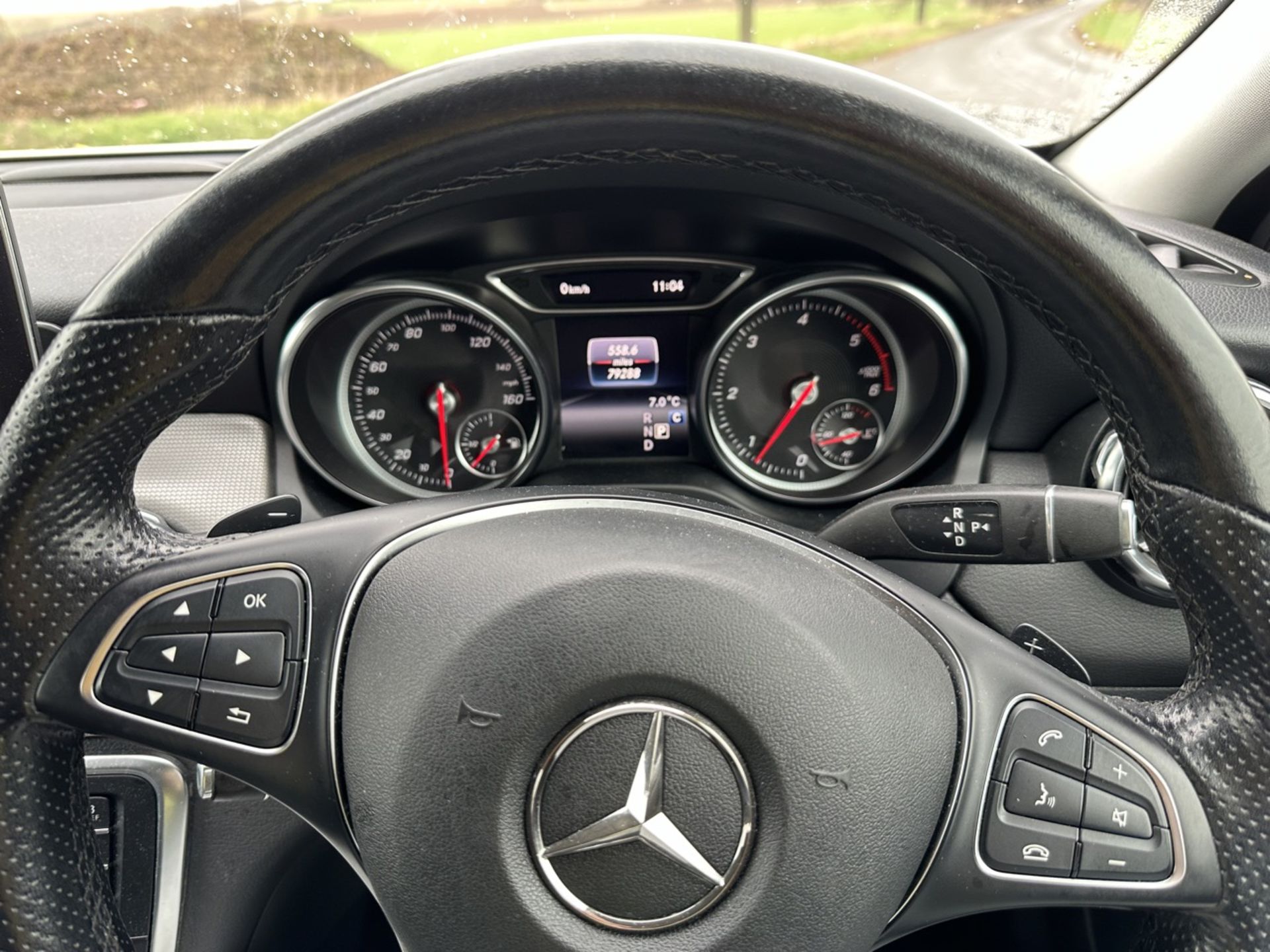 MERCEDES GLA 200d AUTO "SPORT EXECUTIVE" 2019 MODEL - LEATHER - LOW MILES - AIR CON - Image 16 of 17