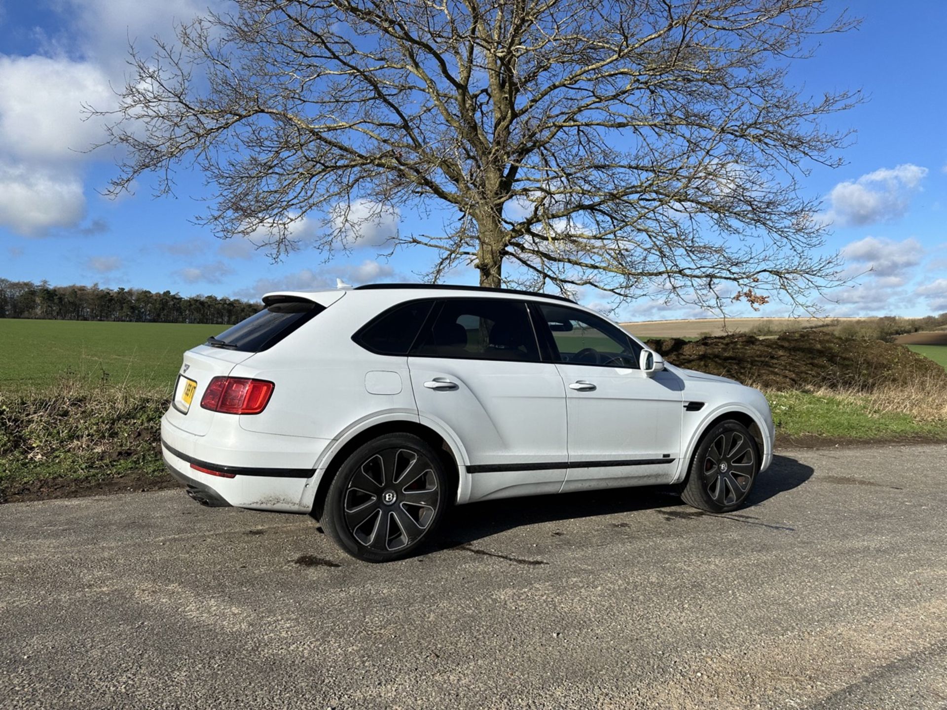 BENTLEY BENTAYGA 4.0 V8 Mulliner “Design Series” 5dr Auto 2020 Model - Pan Roof - 51k - Image 3 of 19