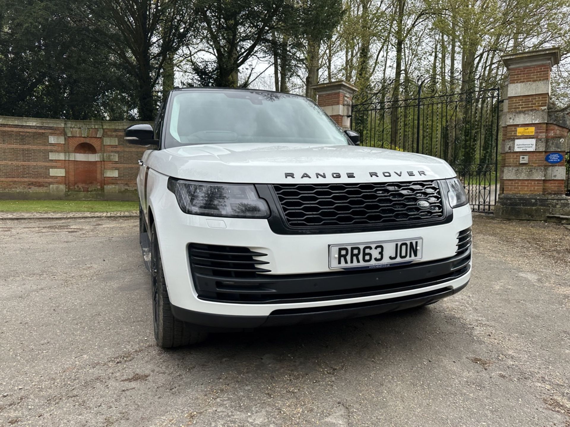 LAND ROVER RANGE ROVER 2.0 P400e Autobiography 4dr Auto - Automatic - 2018 - 31k miles - FULL SH - Image 12 of 32