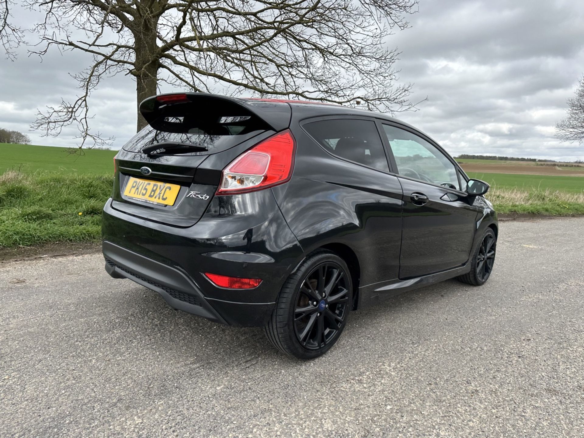 FORD FIESTA 1.0 EcoBoost 140 Zetec S Black - Manual - Petrol - 1.0 - Hatchback - 2015 - 70k Miles - Image 5 of 17