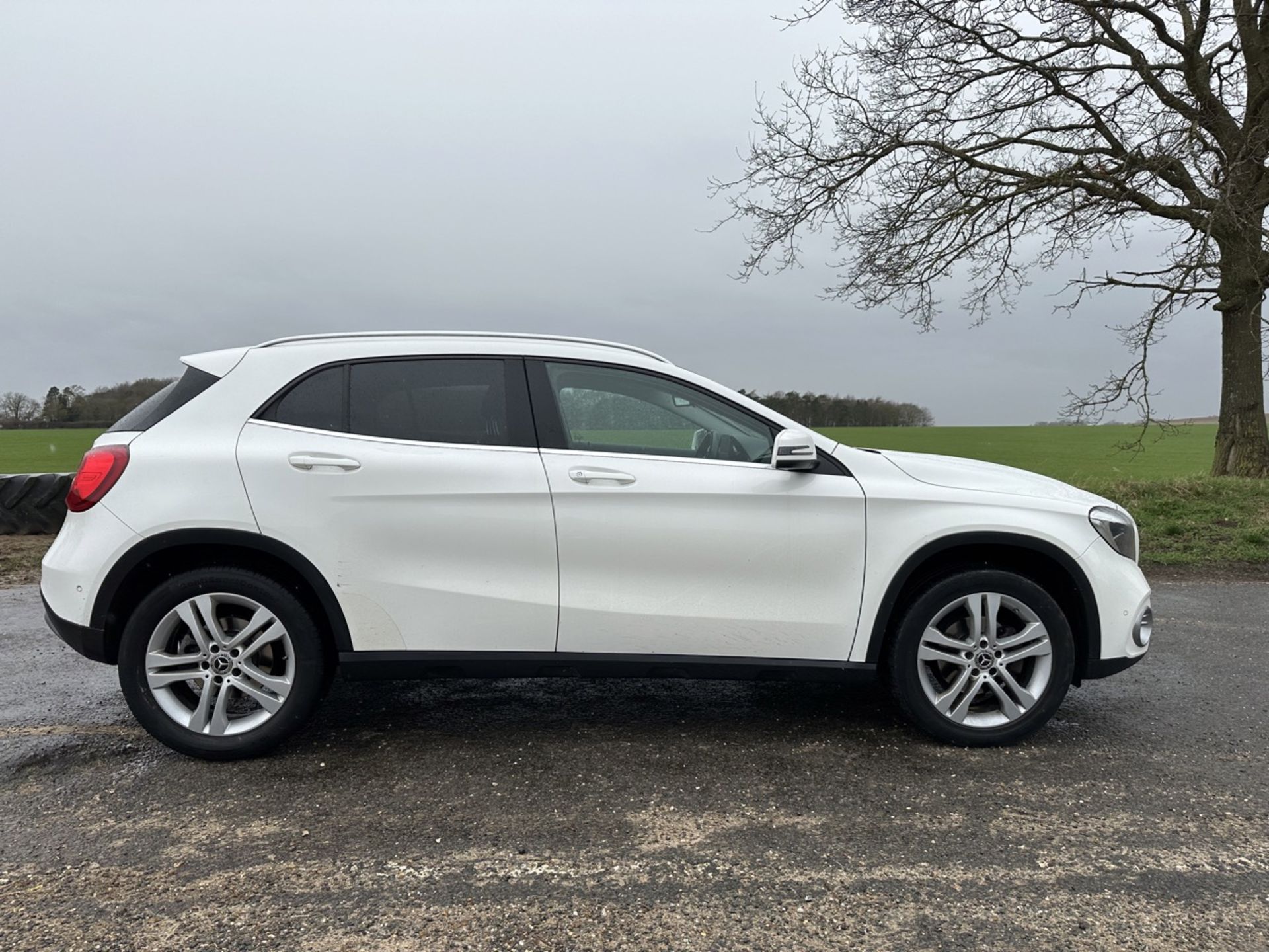 MERCEDES GLA 200d AUTO "SPORT EXECUTIVE" 2019 MODEL - LEATHER - LOW MILES - AIR CON - Image 9 of 17