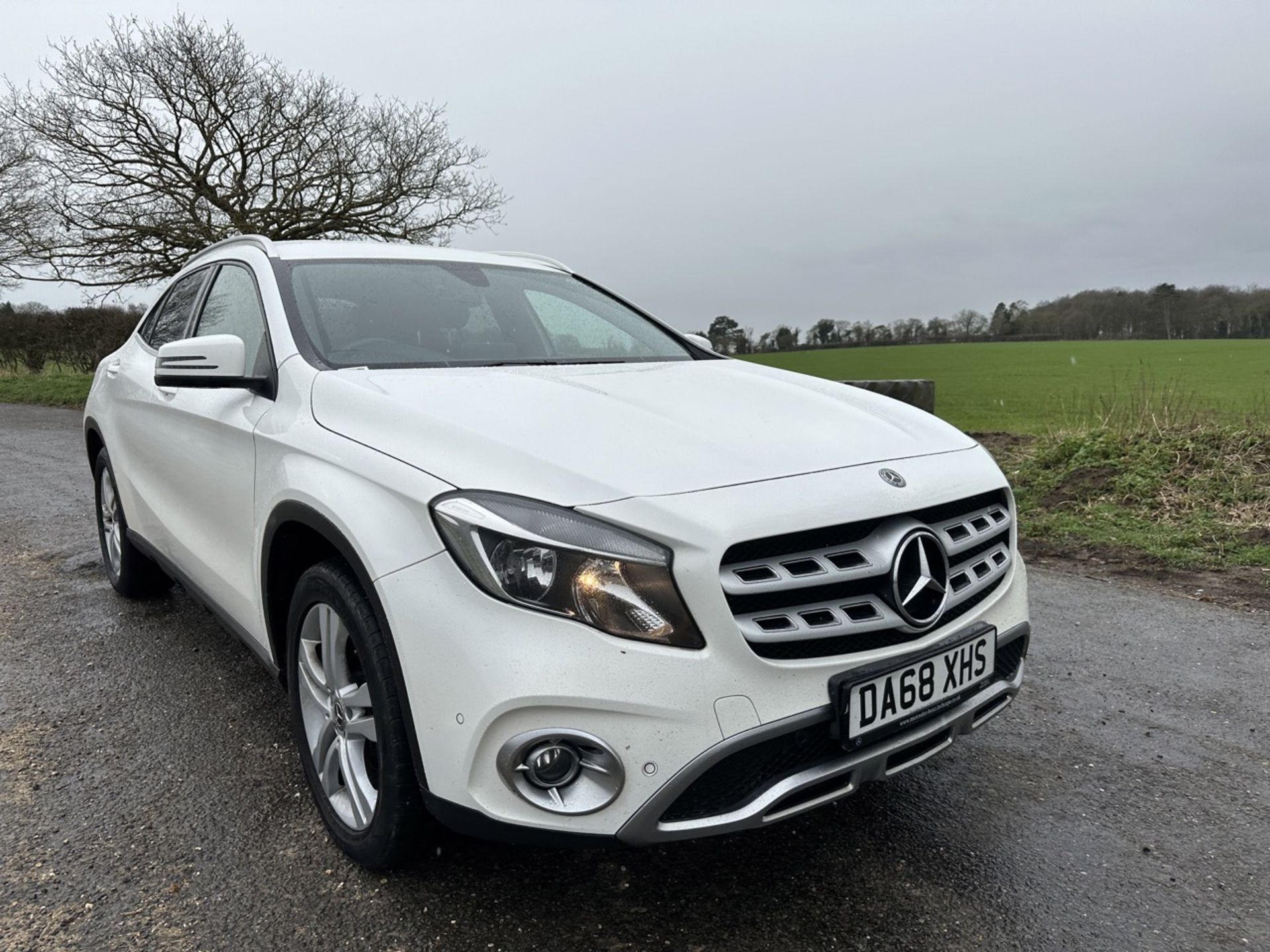 MERCEDES GLA 200d AUTO "SPORT EXECUTIVE" 2019 MODEL - LEATHER - LOW MILES - AIR CON - Image 3 of 17