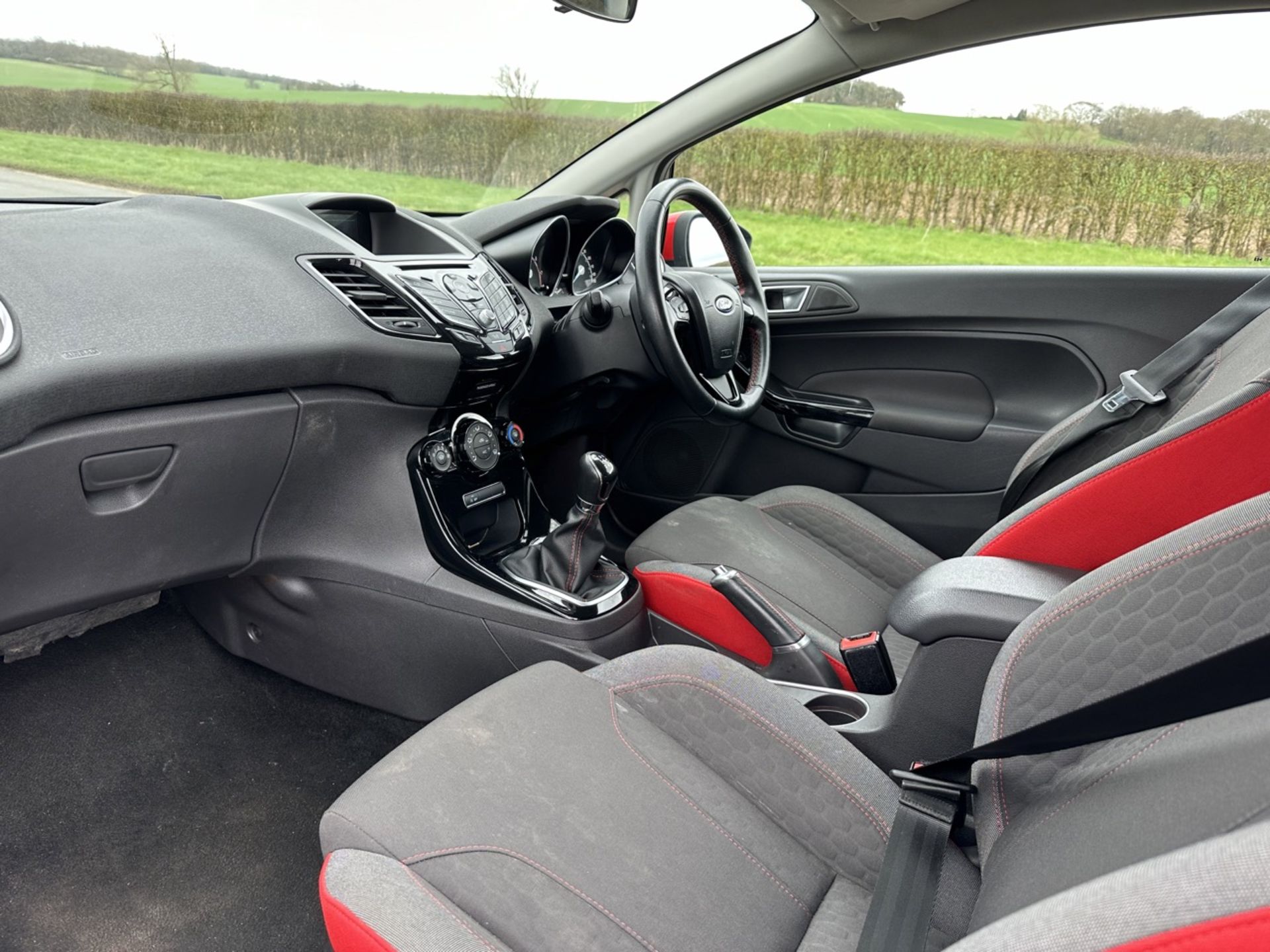 FORD FIESTA 1.0 EcoBoost 140 Zetec S Black - Manual - Petrol - 1.0 - Hatchback - 2015 - 70k Miles - Image 11 of 17