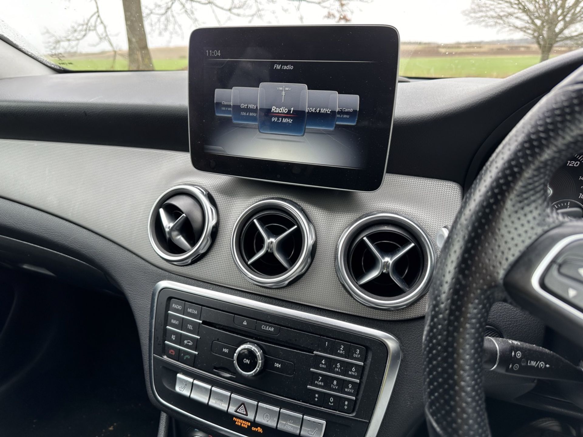 MERCEDES GLA 200d AUTO "SPORT EXECUTIVE" 2019 MODEL - LEATHER - LOW MILES - AIR CON - Image 17 of 17