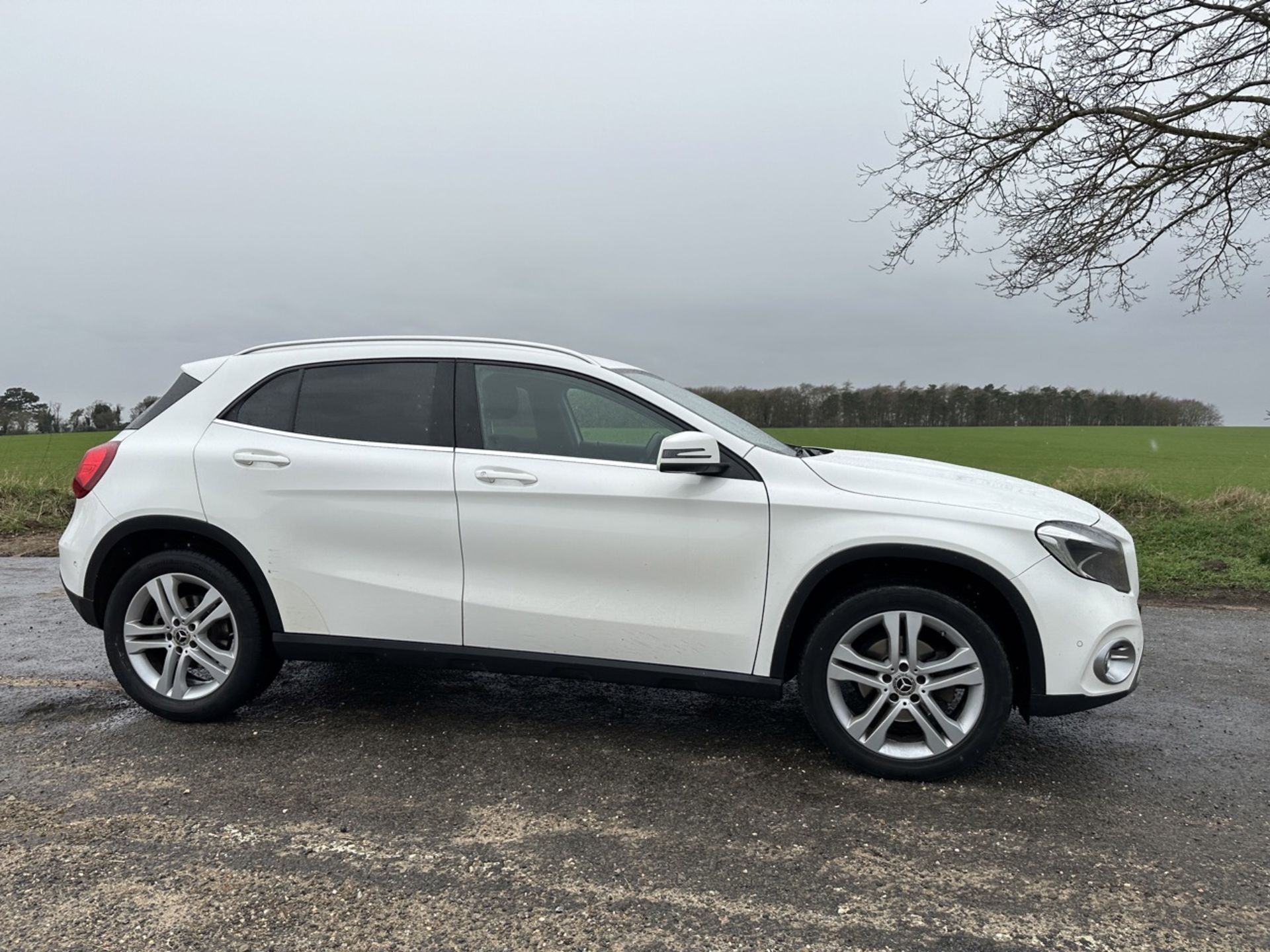 MERCEDES GLA 200d AUTO "SPORT EXECUTIVE" 2019 MODEL - LEATHER - LOW MILES - AIR CON - Image 2 of 17