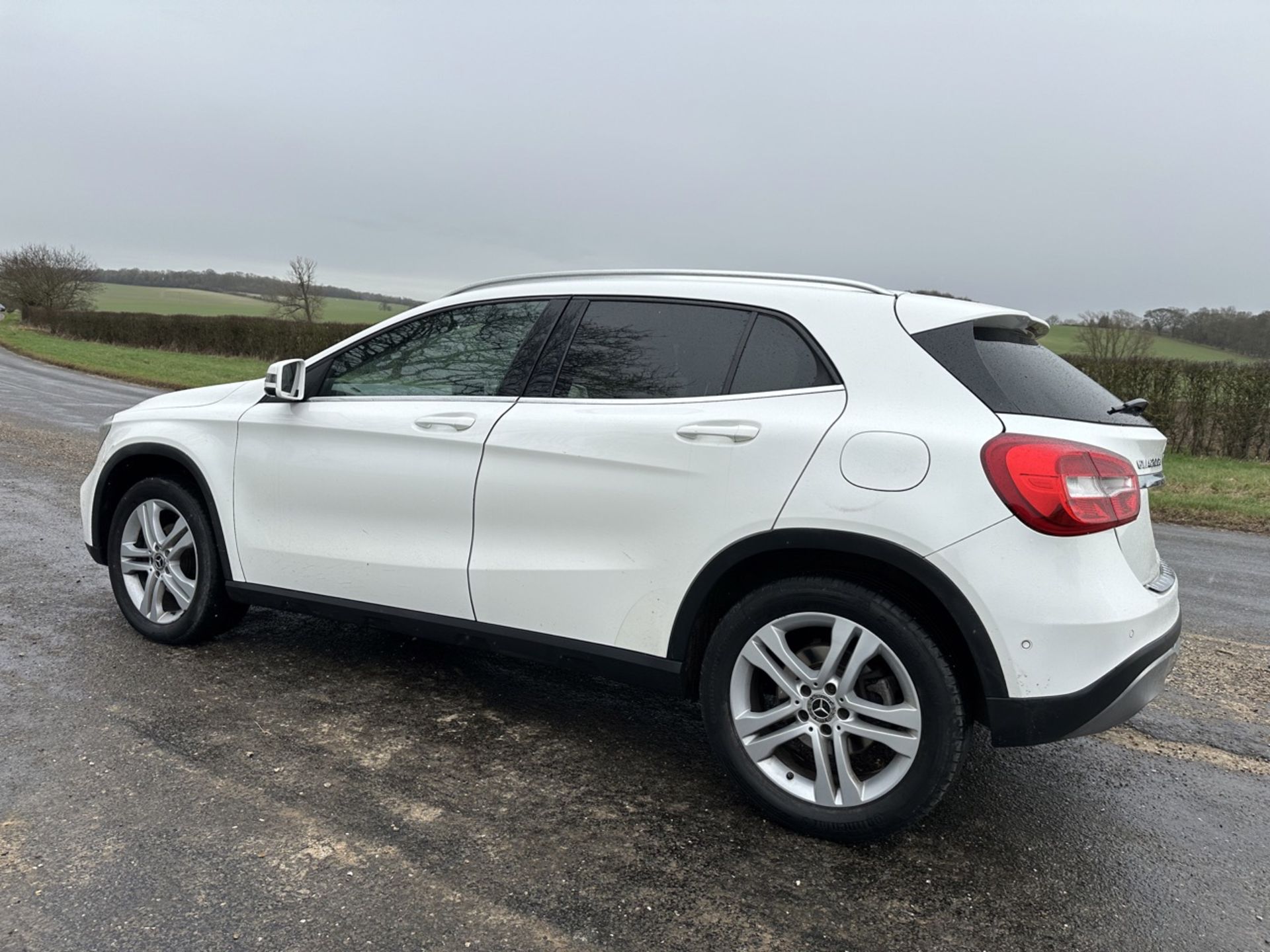MERCEDES GLA 200d AUTO "SPORT EXECUTIVE" 2019 MODEL - LEATHER - LOW MILES - AIR CON - Image 5 of 17