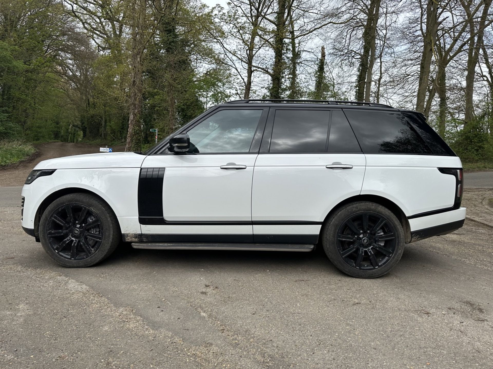 LAND ROVER RANGE ROVER 2.0 P400e Autobiography 4dr Auto - Automatic - 2018 - 31k miles - FULL SH - Image 6 of 17