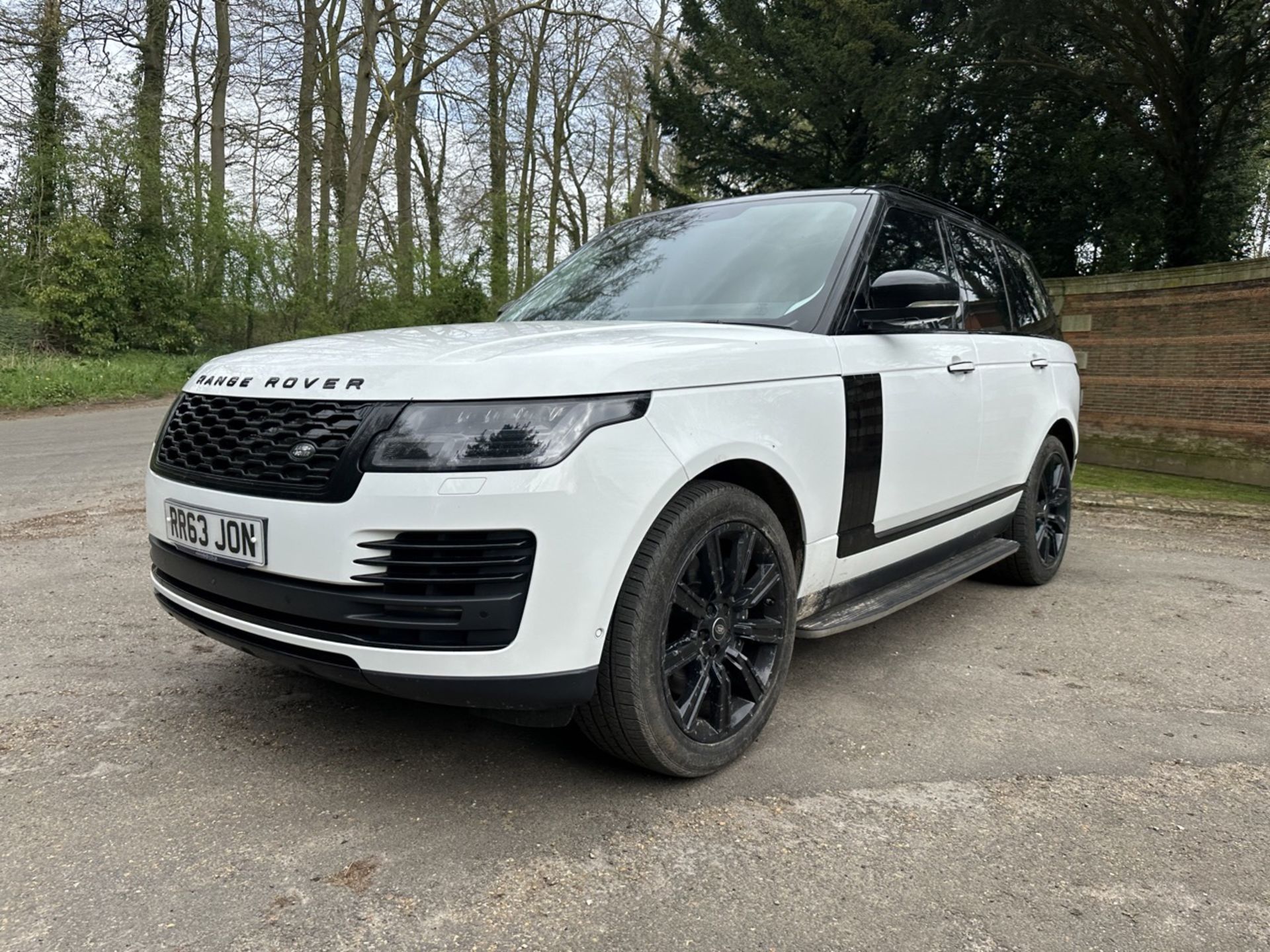 LAND ROVER RANGE ROVER 2.0 P400e Autobiography 4dr Auto - Automatic - 2018 - 31k miles - FULL SH - Image 4 of 17