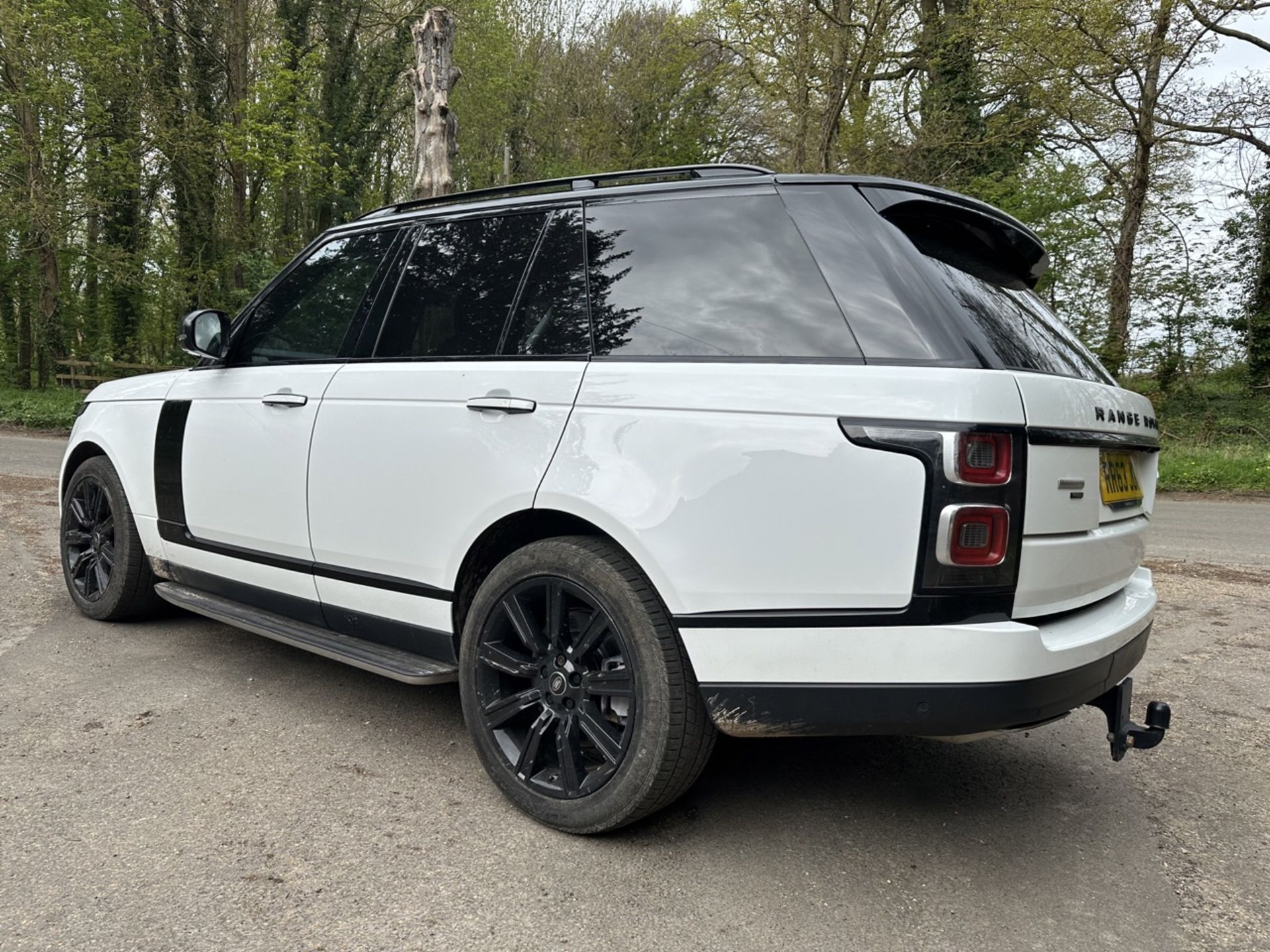 LAND ROVER RANGE ROVER 2.0 P400e Autobiography 4dr Auto - Automatic - 2018 - 31k miles - FULL SH - Image 7 of 17