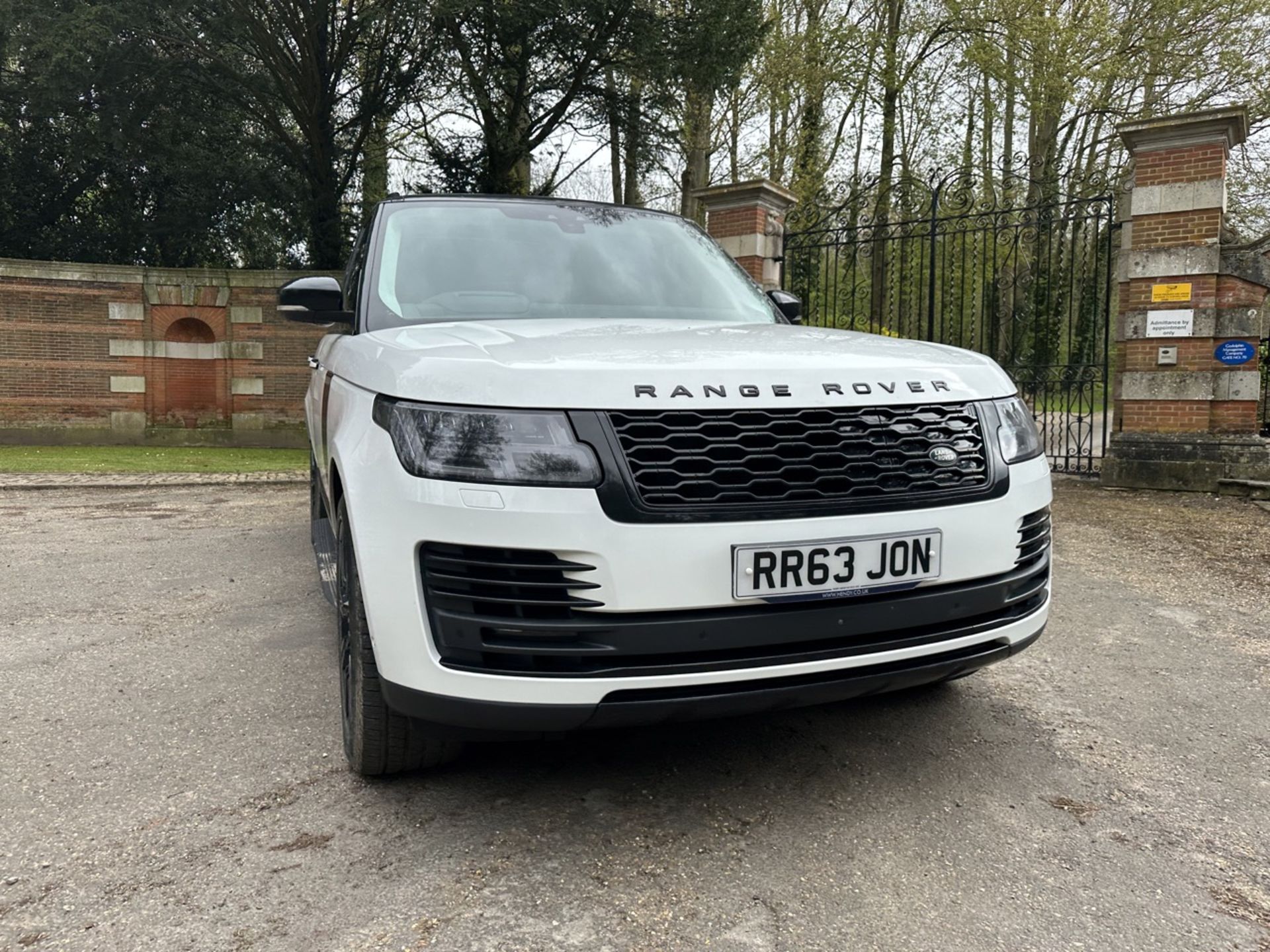 LAND ROVER RANGE ROVER 2.0 P400e Autobiography 4dr Auto - Automatic - 2018 - 31k miles - FULL SH - Image 7 of 22