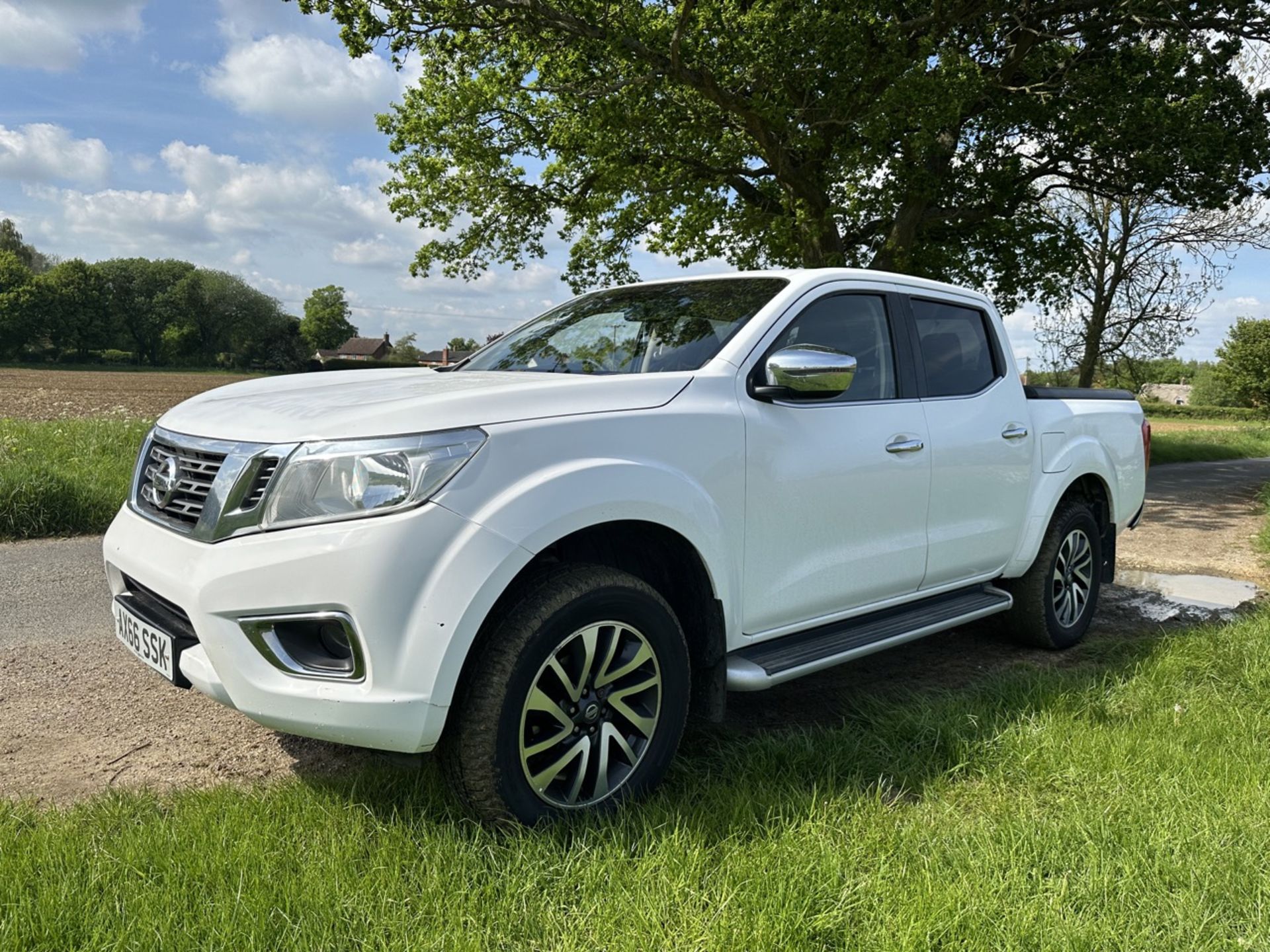 Nissan Navara N-Connecta Dci 190 Biturbo - Double Cab - 2017 Model - SH Booklet - Image 2 of 27