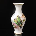 Meissen, Vase, seltene exotische Vogelmalerei