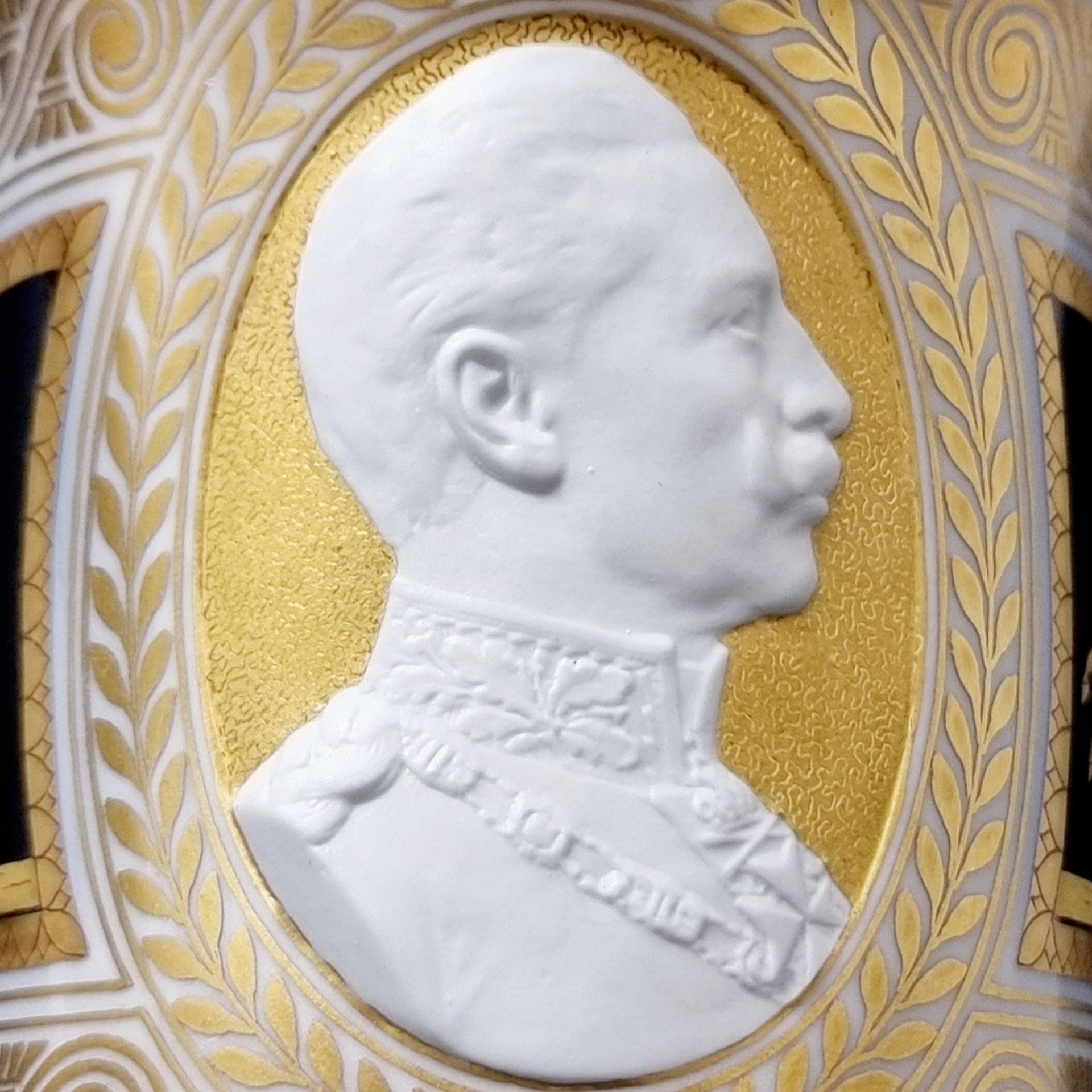 KPM Berlin, sehr große Jubiläumstasse, Kaiser Wilhelm II. - Bild 2 aus 7