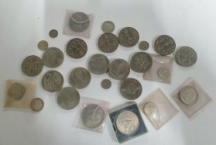 Quantity of British 20thC coins and commemoratives, many in VF or uncirculated condition (Qty)
