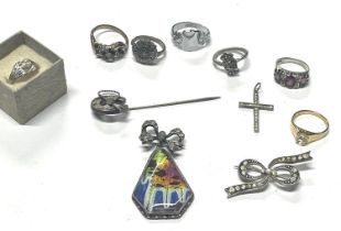 Qty of jewellery (Mainly silver)