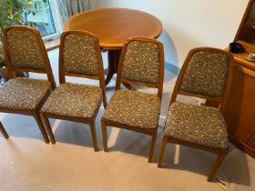 Parker Knoll, round didning table and four chairs (5)