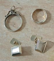 Three items of 9ct gold to include a pair of cuff-lings a wedding band (size N) and a coin holder