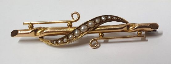 15ct gold bar brooch with seed pearls, 2.5 grams