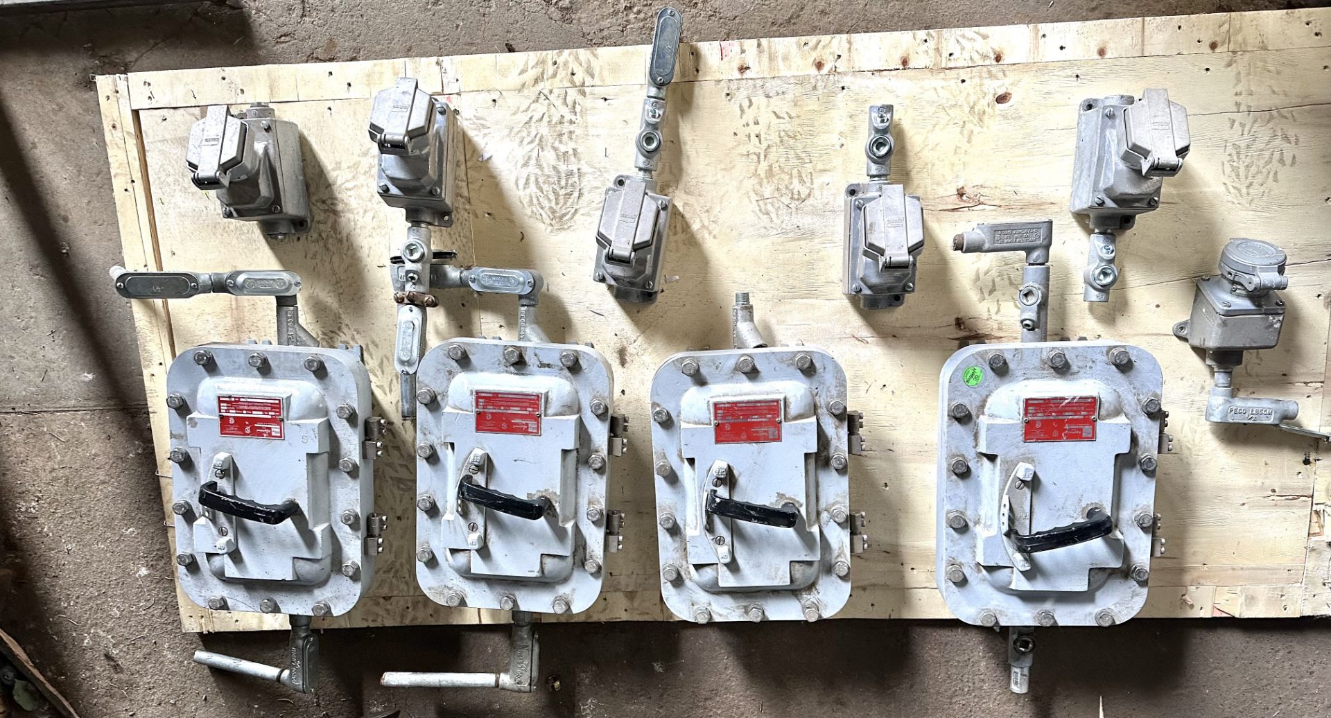 Used Explosion Proof H2 hydrogen rated Switches w/ 5 outlets.