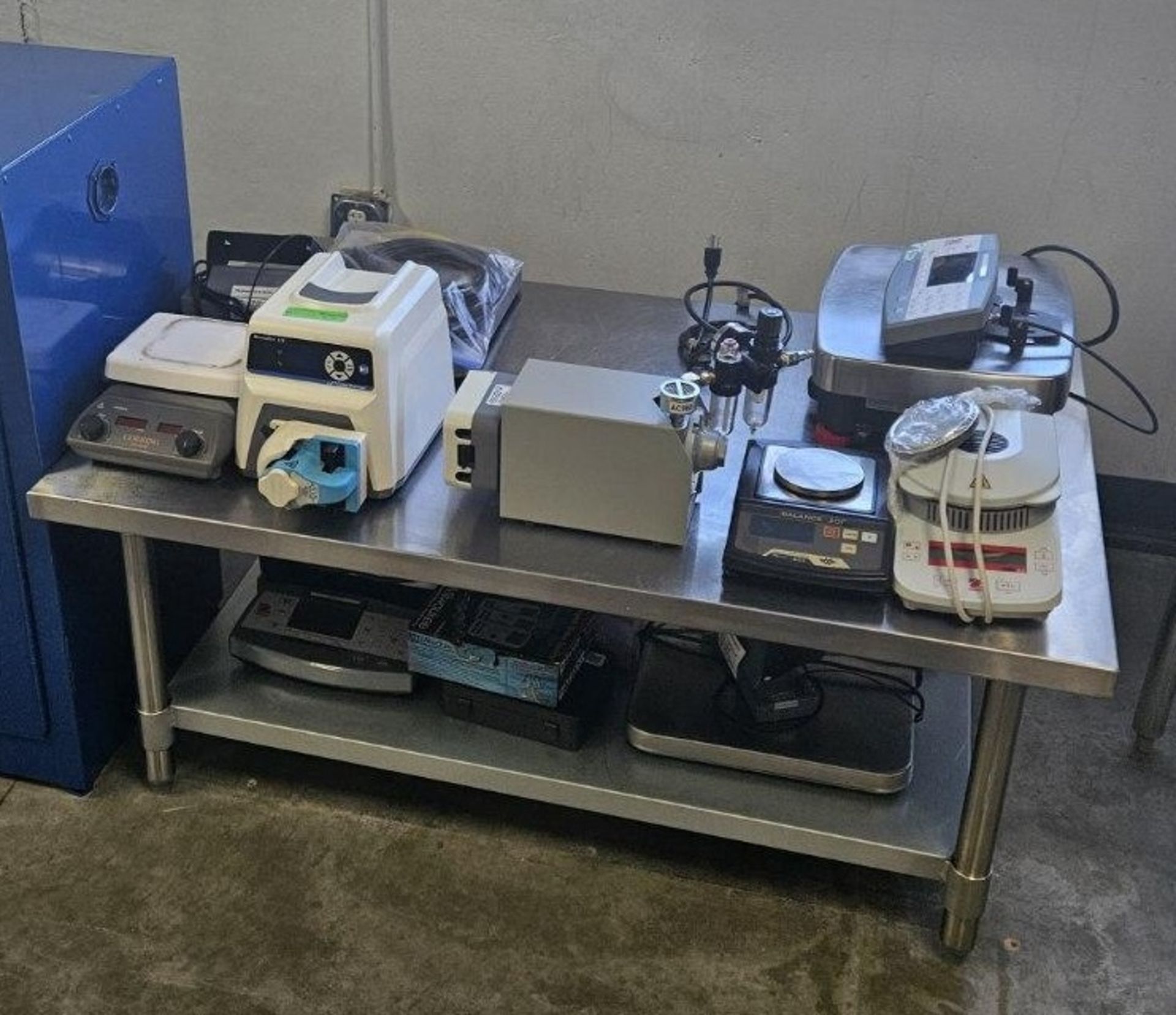 Lot of Assorted Lab Equipent Including Assorted Vacuum Pumps, Scales and more - Image 4 of 4