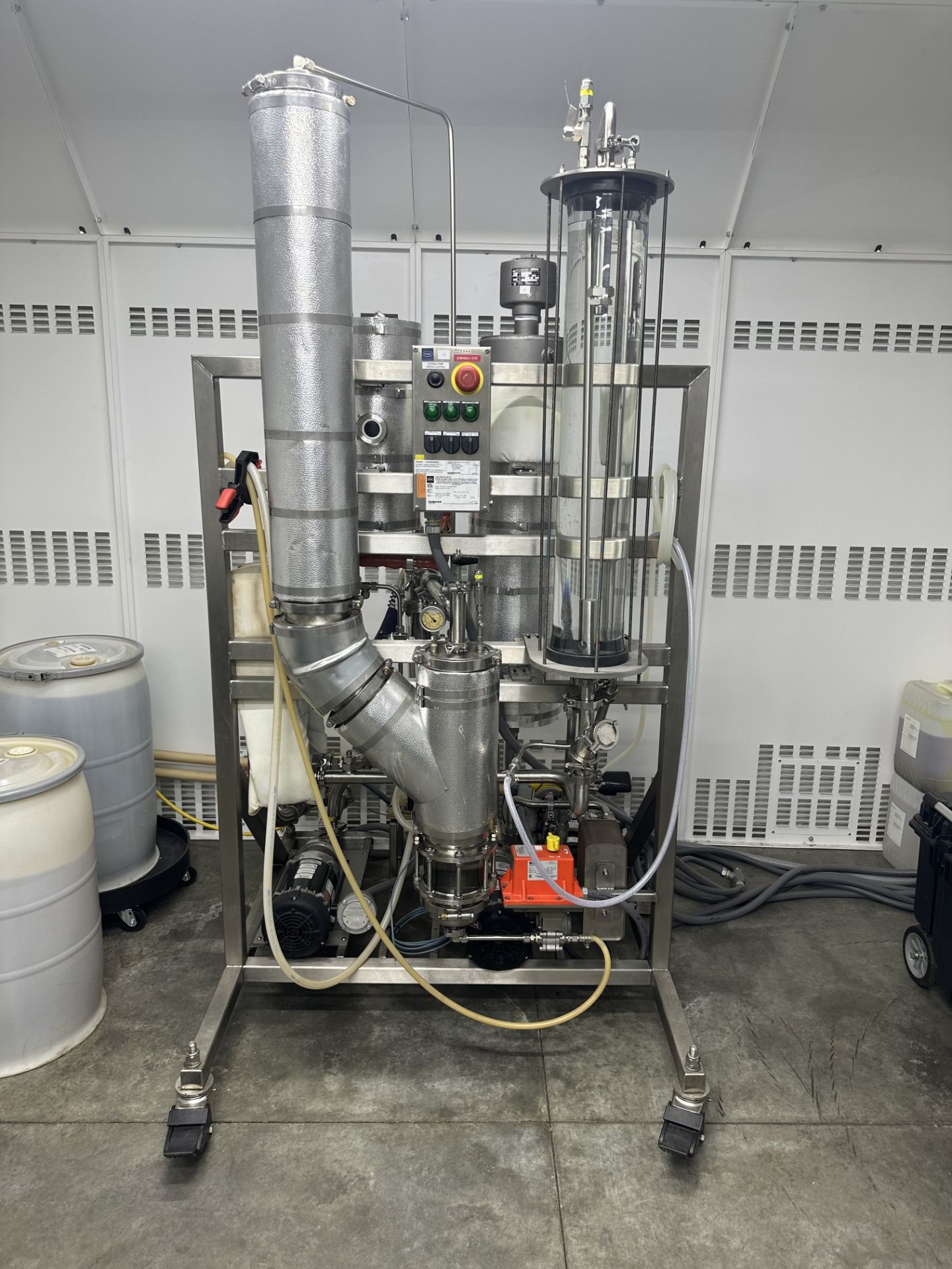 Yellowstone C1D1 200LPH Falling Film Evaporator System w/ HAL C1D2 355 SqFt Booth & (4) Ai RotoVaps - Image 18 of 40