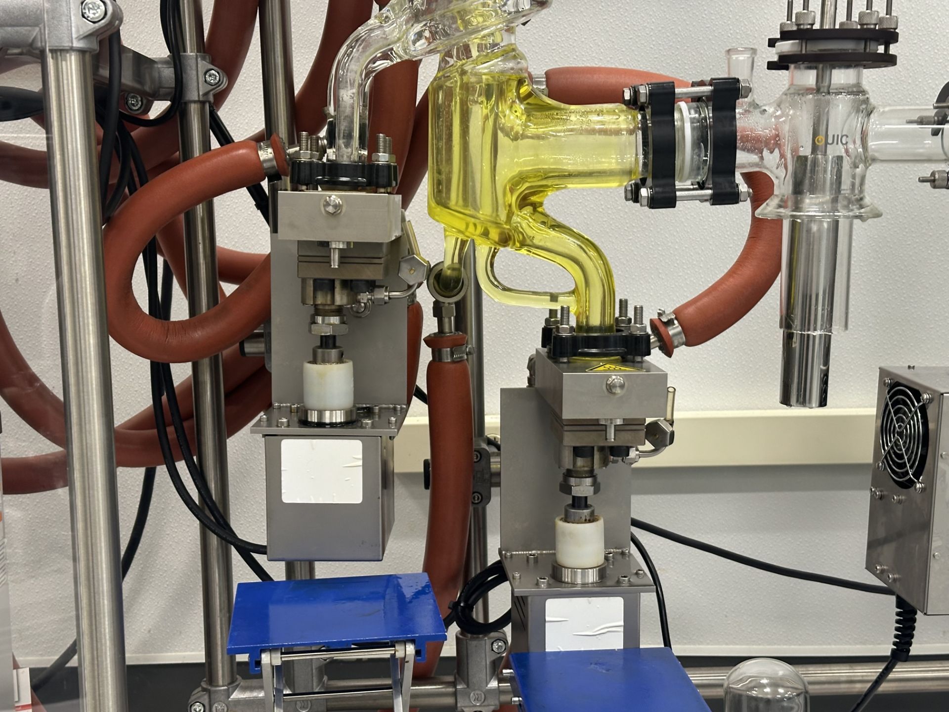 UIC Short Path Distillation Unit. Model KDL5. - Image 7 of 14