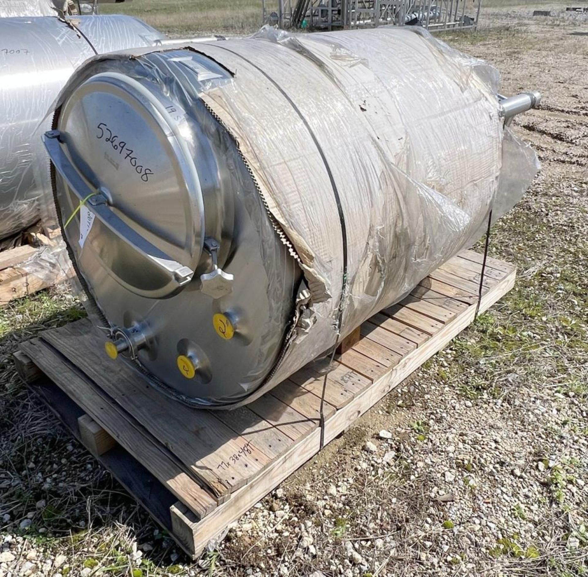Unused- BCast Stainless CIP Tank, 200 Gallon, 304 Stainless Steel, Vertical.