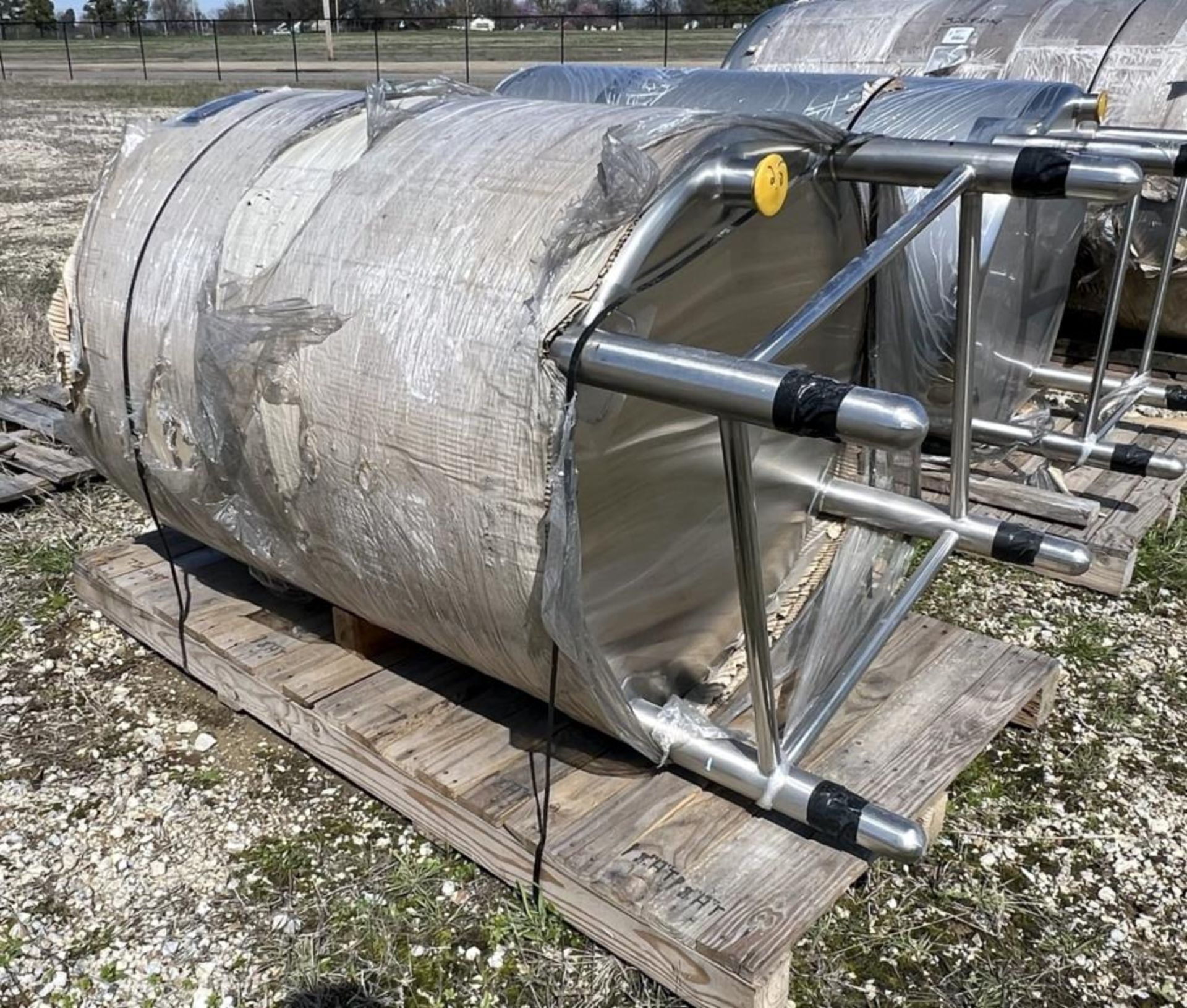 Unused- BCast Stainless CIP Tank, 200 Gallon, 304 Stainless Steel, Vertical. - Image 2 of 13